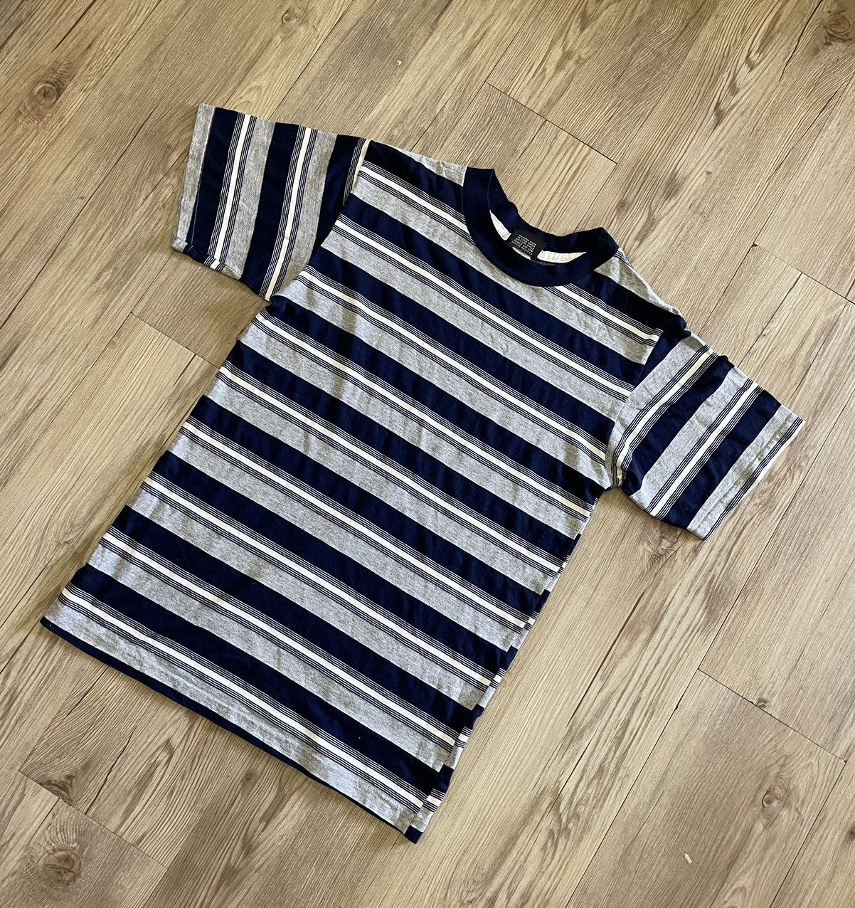 Vintage Vintage 90s Super Yarn SAS Striped T shirts Size US S / EU 44-46 / 1 - 1 Thumbnail