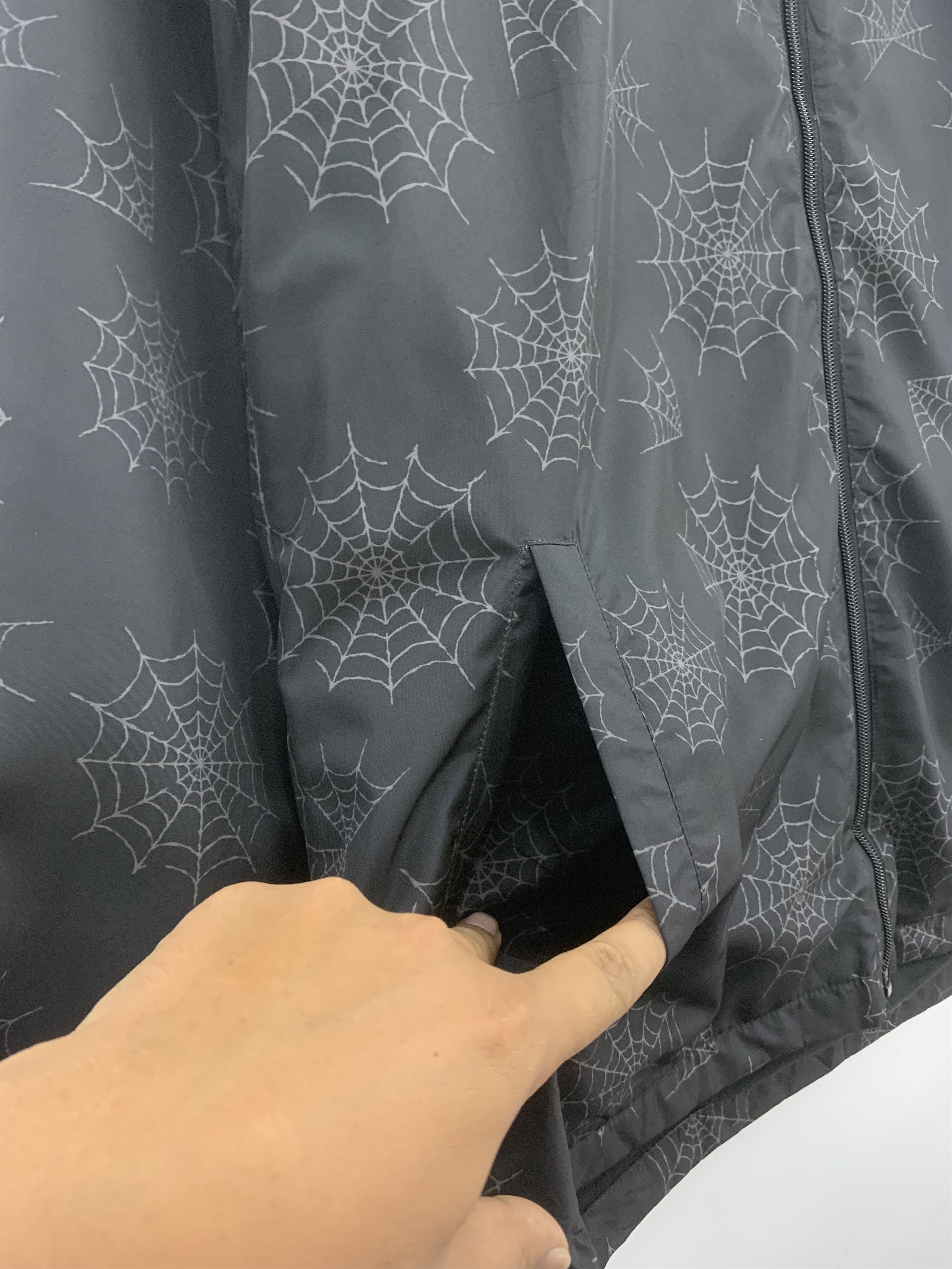 Japanese Brand Cinema Windbreaker Jacket Sweater Spider Print Size US L / EU 52-54 / 3 - 6 Thumbnail