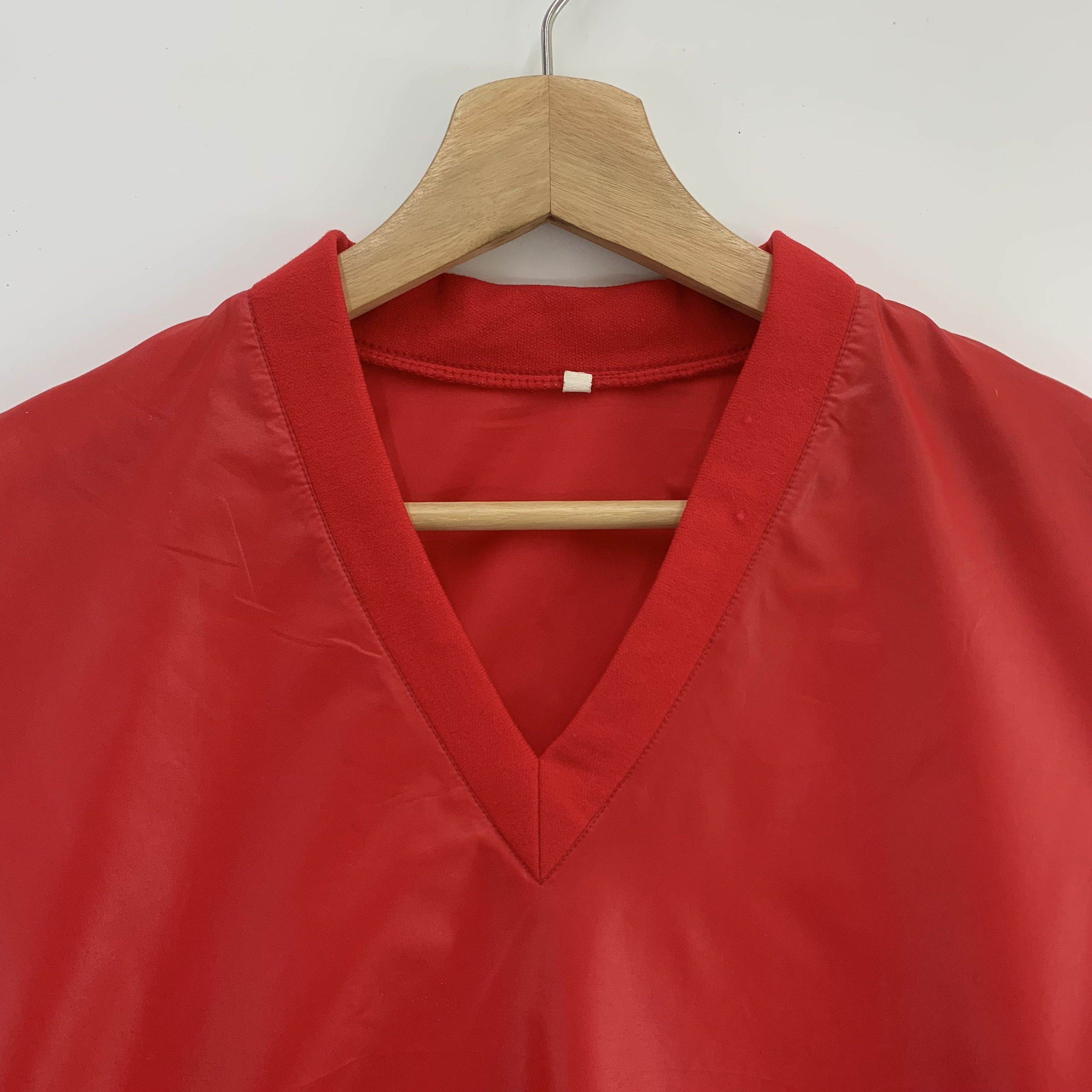 Vintage Vintage Plain Sweatshirt V Neck Red Colour Size US M / EU 48-50 / 2 - 3 Thumbnail