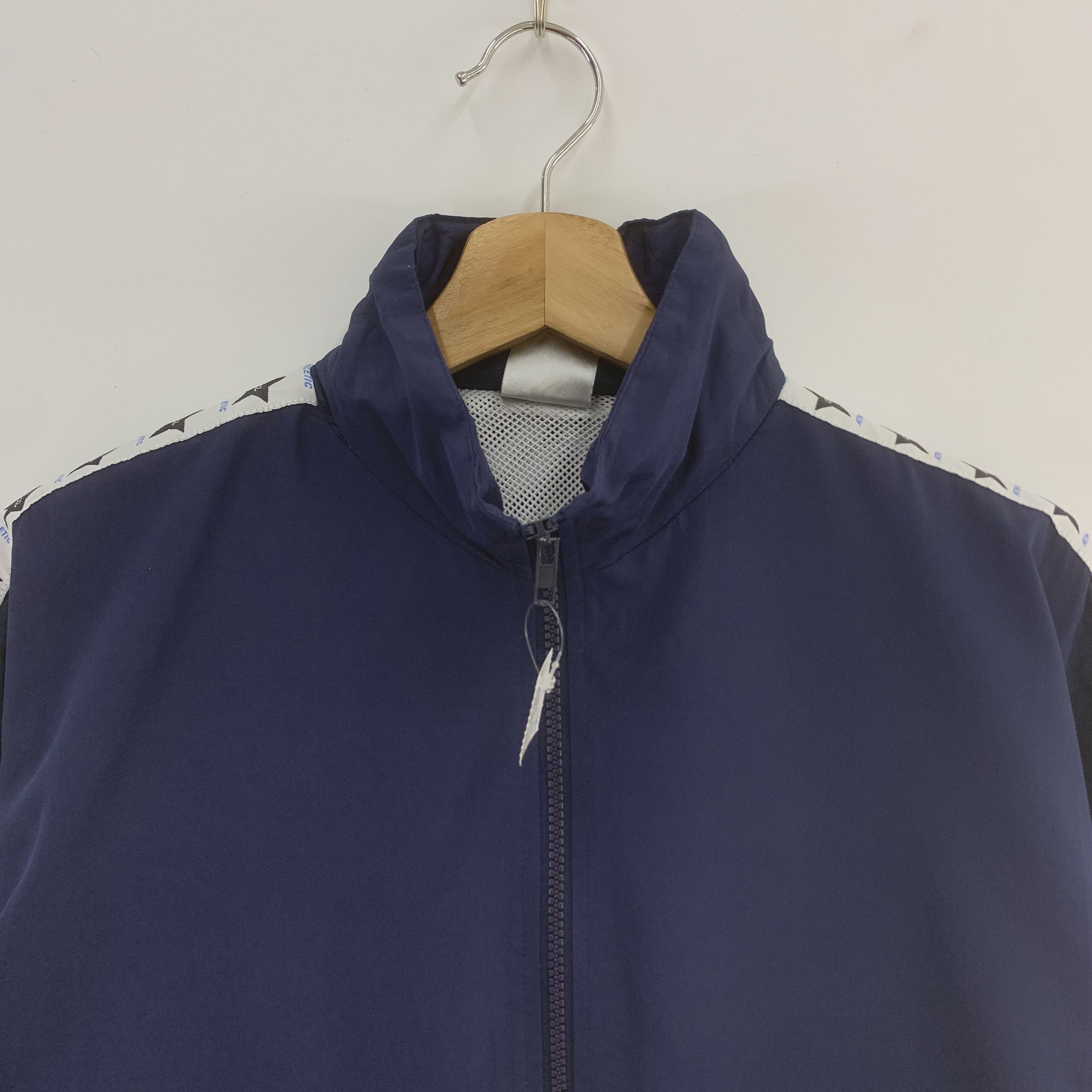 Japanese Brand Vintage 90s CCL Track Top Jacket Windbreaker Size US S / EU 44-46 / 1 - 3 Thumbnail