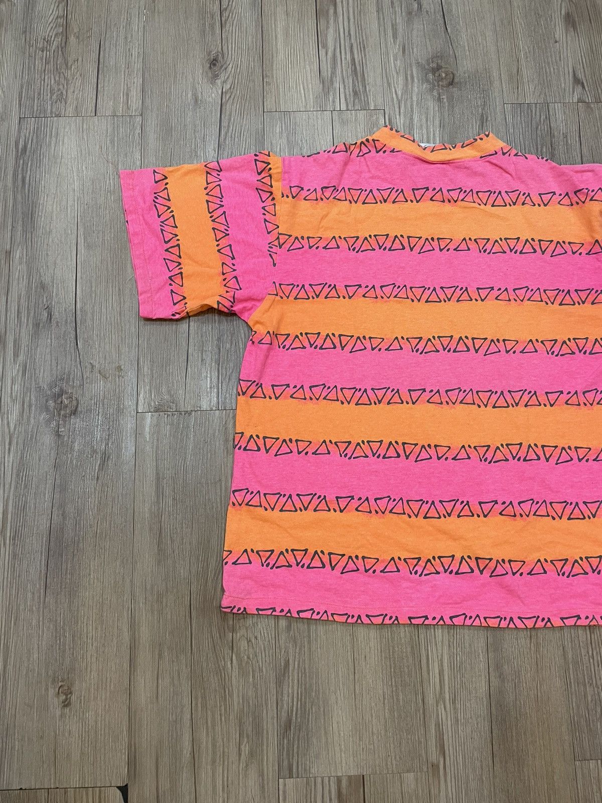 Vintage Vintage Pacitic Heat Single Stitch Pop Art Striped T shirt Size US L / EU 52-54 / 3 - 11 Thumbnail