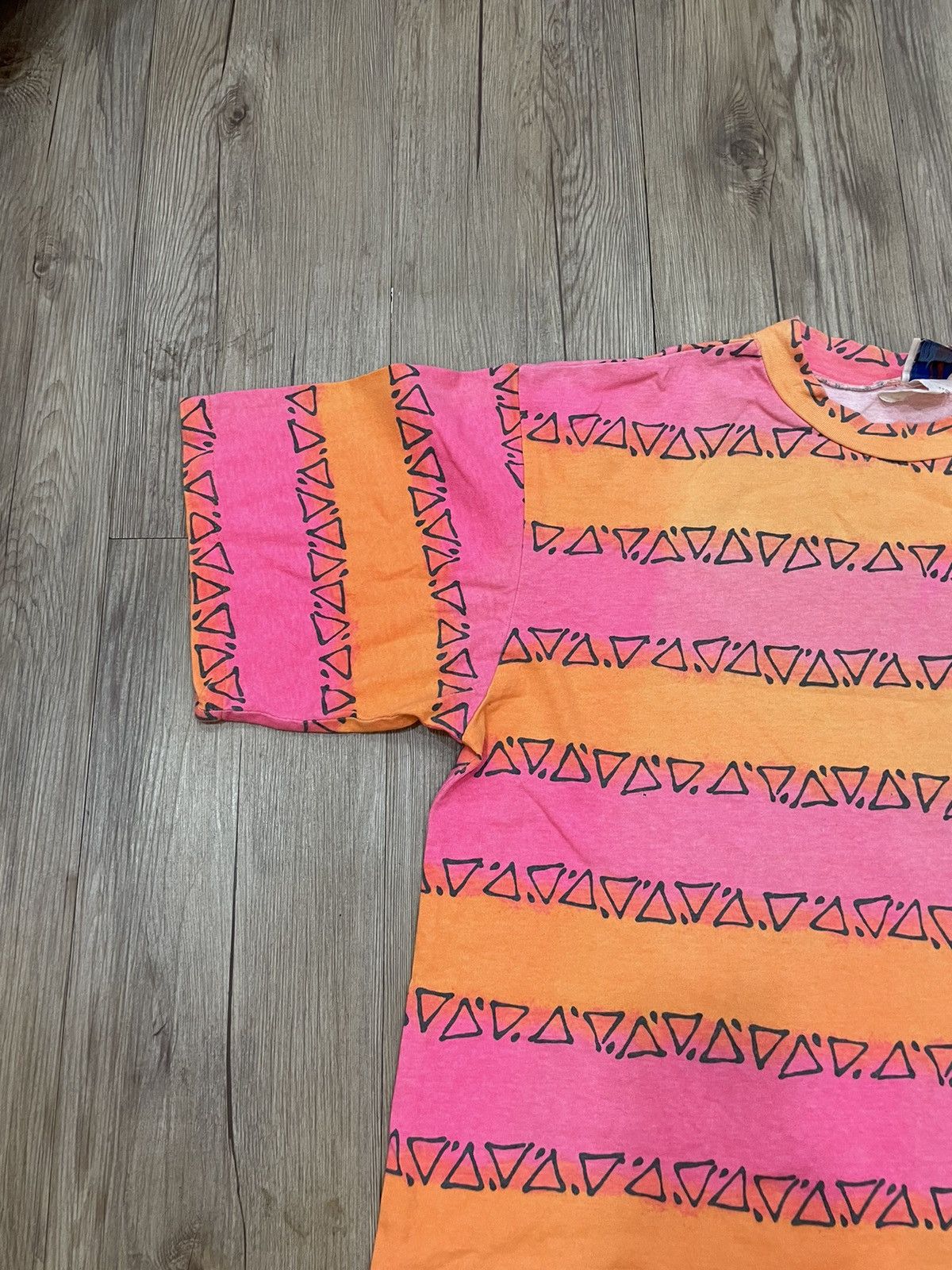 Vintage Vintage Pacitic Heat Single Stitch Pop Art Striped T shirt Size US L / EU 52-54 / 3 - 4 Thumbnail