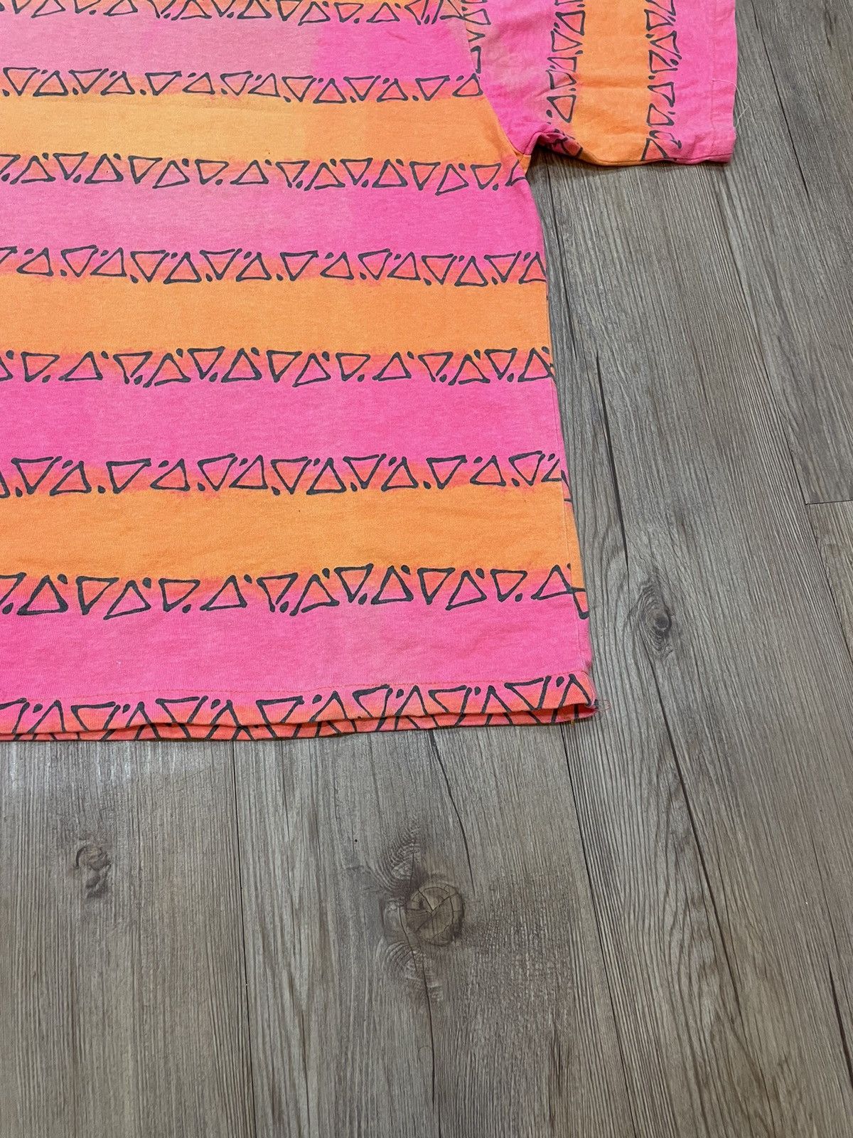 Vintage Vintage Pacitic Heat Single Stitch Pop Art Striped T shirt Size US L / EU 52-54 / 3 - 7 Thumbnail