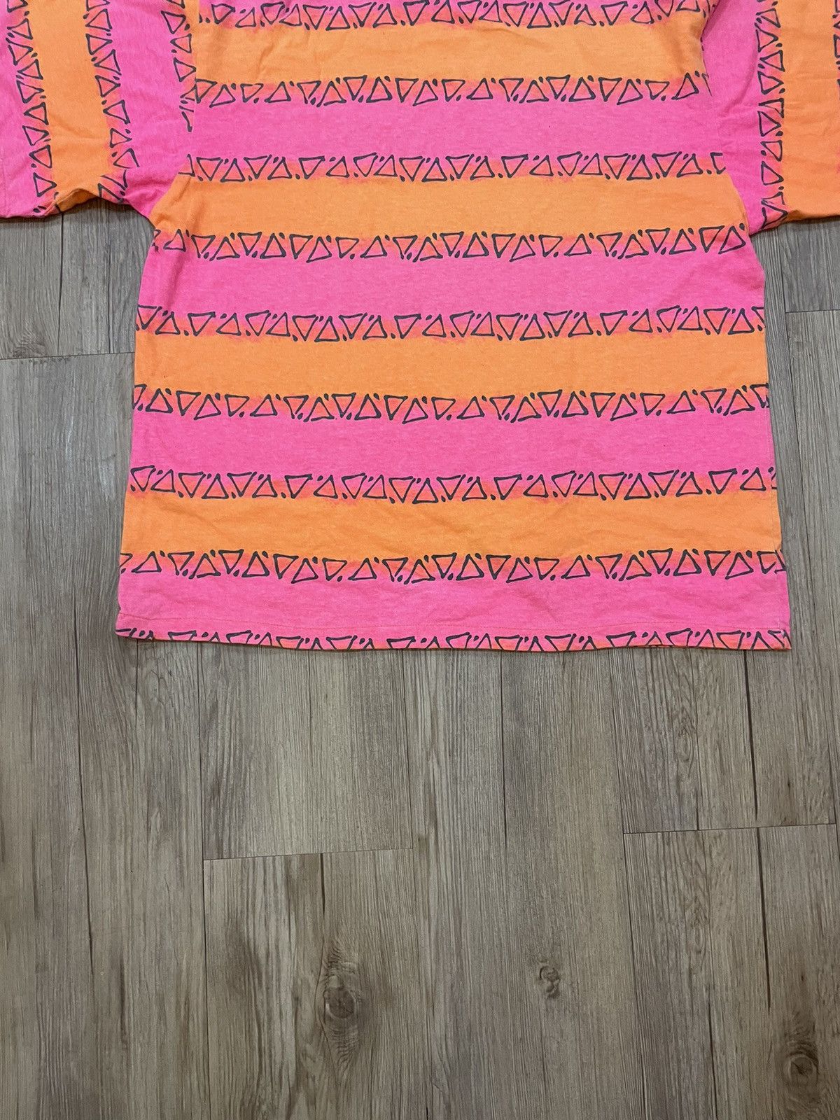 Vintage Vintage Pacitic Heat Single Stitch Pop Art Striped T shirt Size US L / EU 52-54 / 3 - 12 Thumbnail