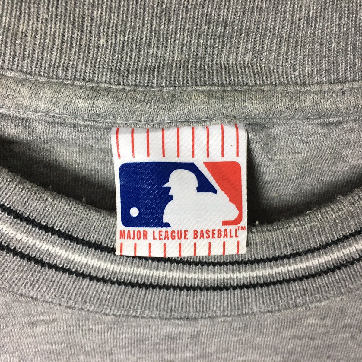 Other NEW YORK NY Mlb League Baseball Majestic Grey Sweatshirt Size US L / EU 52-54 / 3 - 3 Thumbnail