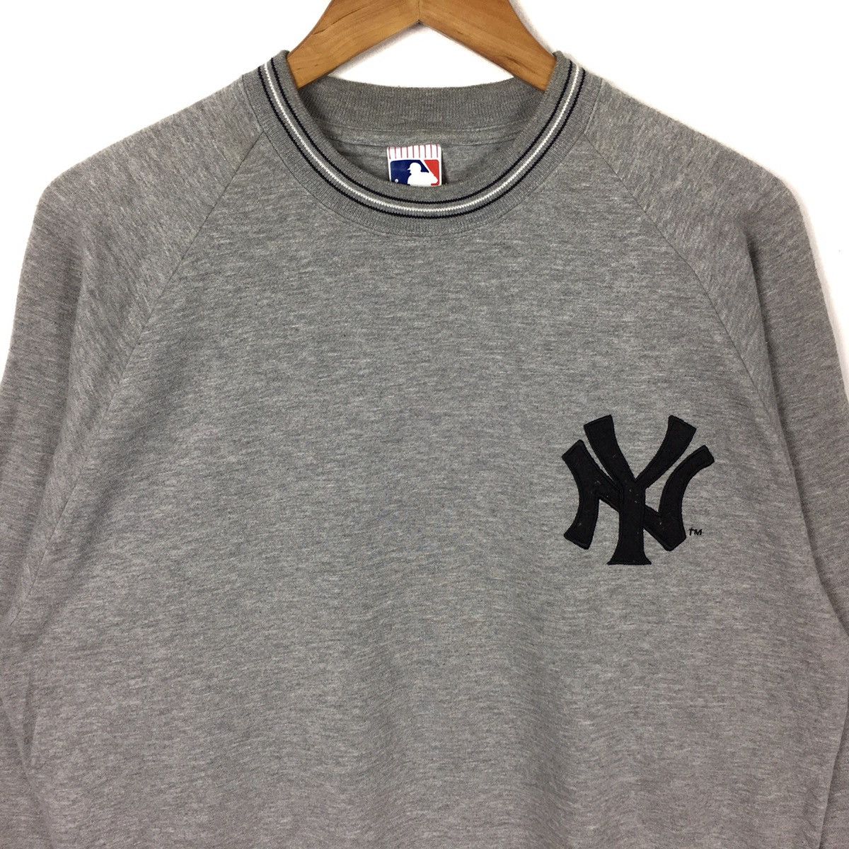 Other NEW YORK NY Mlb League Baseball Majestic Grey Sweatshirt Size US L / EU 52-54 / 3 - 2 Thumbnail