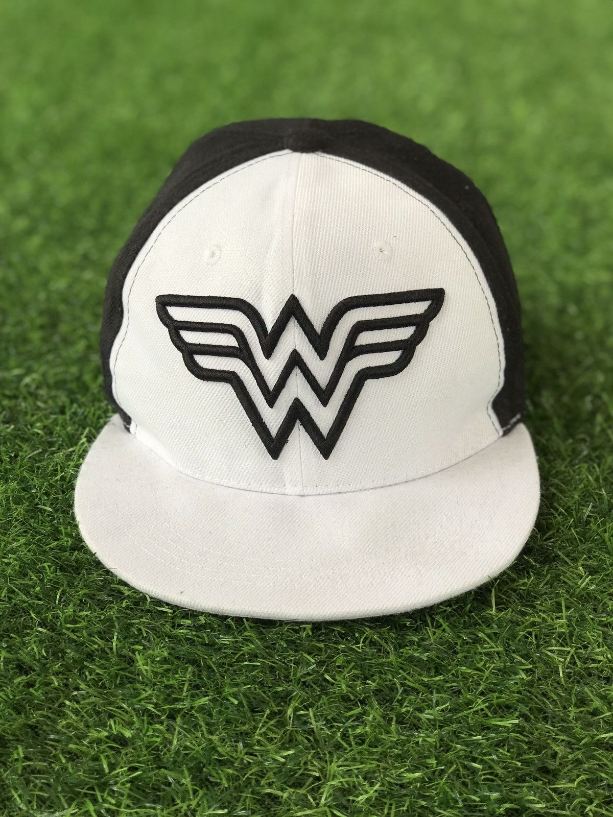 image of Cartoon Network x Dc Comics Dc Comic Wonder Wonder Cap in Black White, Men's