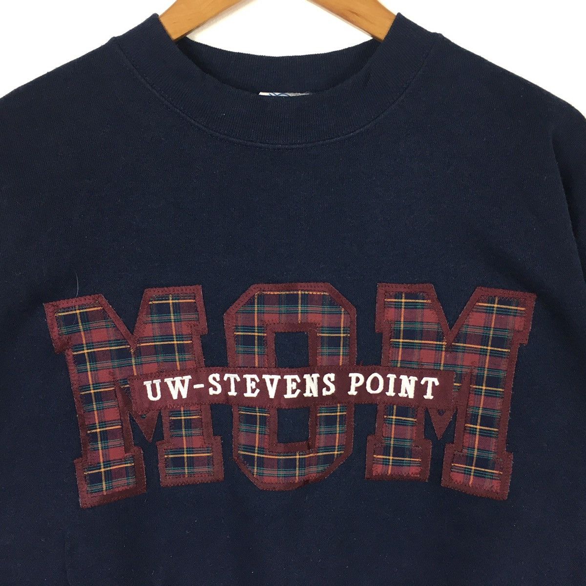 Vintage Vintage MOM UW-STEVENS POINT Usa Embroidered Grey Sweatshirt Size US XL / EU 56 / 4 - 2 Thumbnail