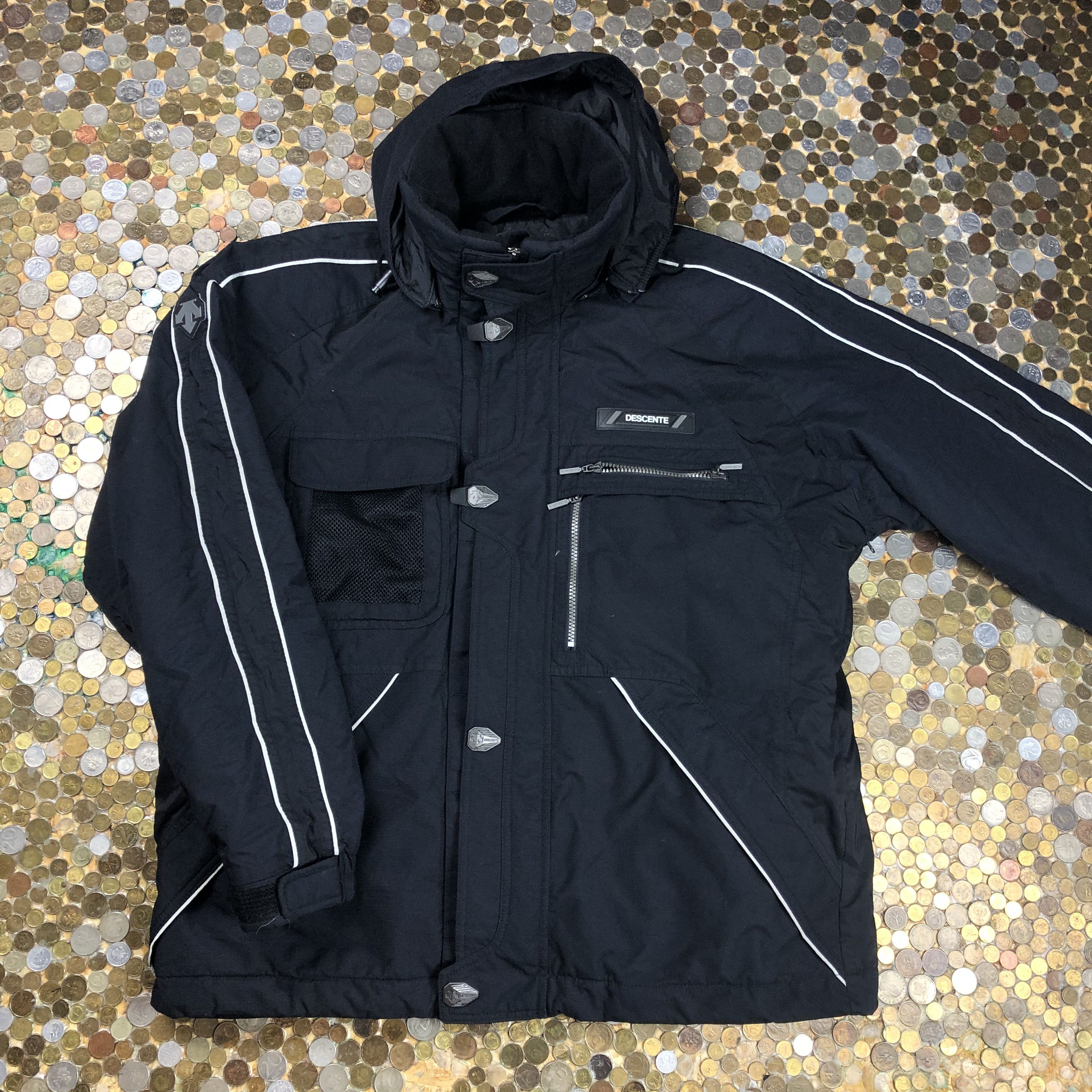 Descente Descente jacket vintage 90's with hoodie Size US L / EU 52-54 / 3 - 1 Thumbnail