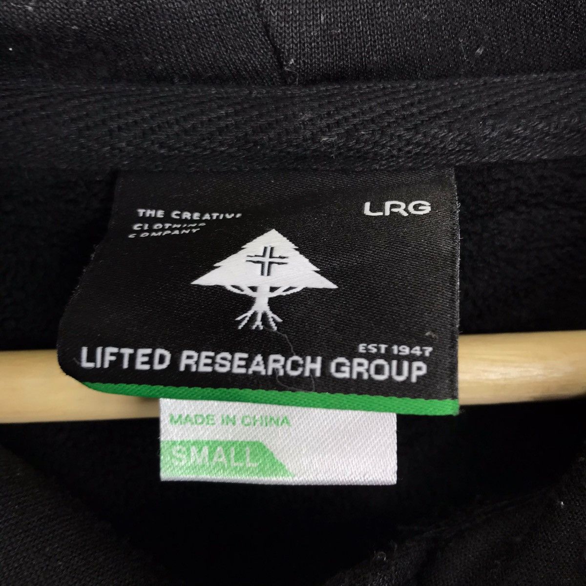 Vintage LIFTED RESEARCH GROUP LRG Japanese Brand Black Hoodie Size US S / EU 44-46 / 1 - 4 Thumbnail