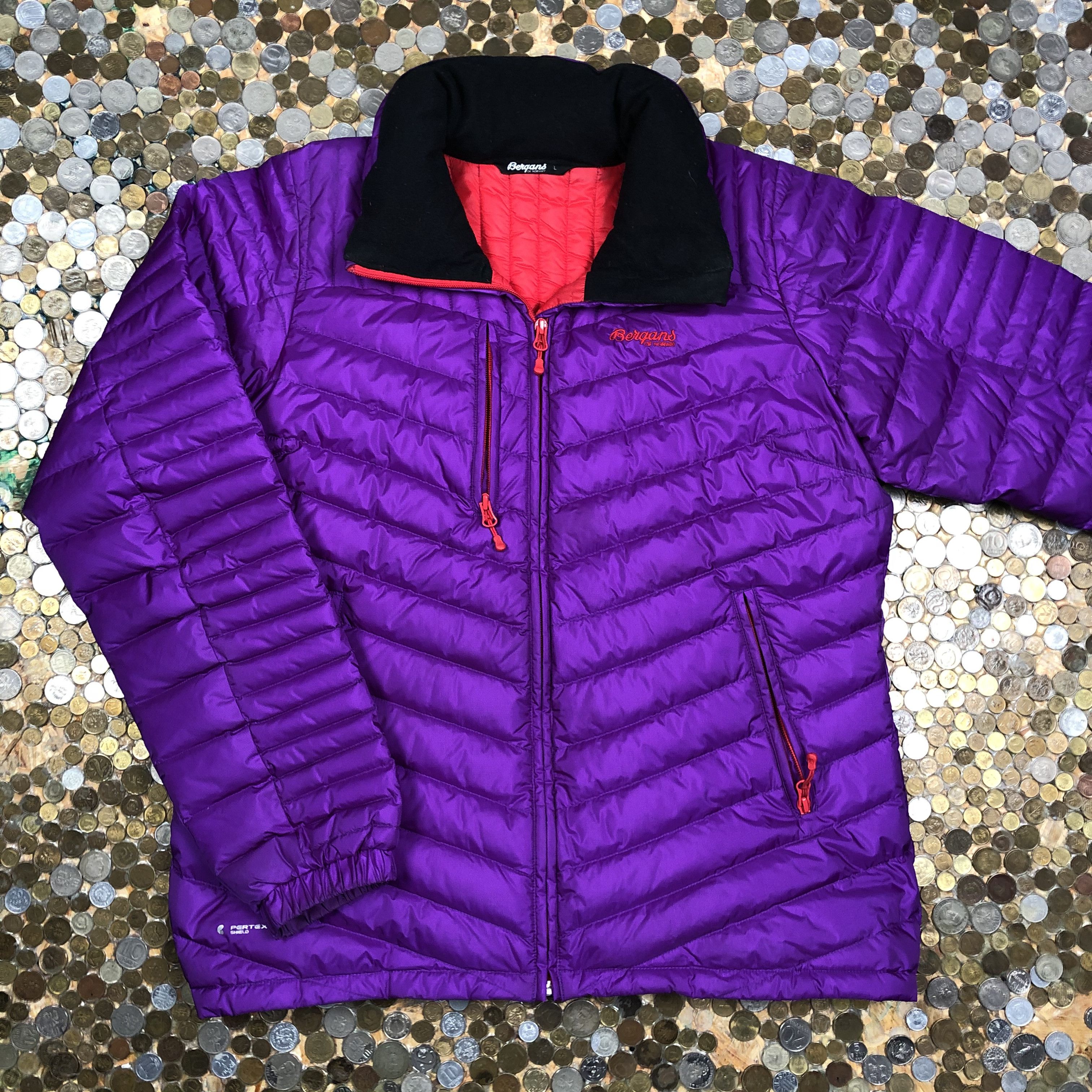 Vintage Bergans Vintage puffer jacket 90's Size US L / EU 52-54 / 3 - 1 Thumbnail