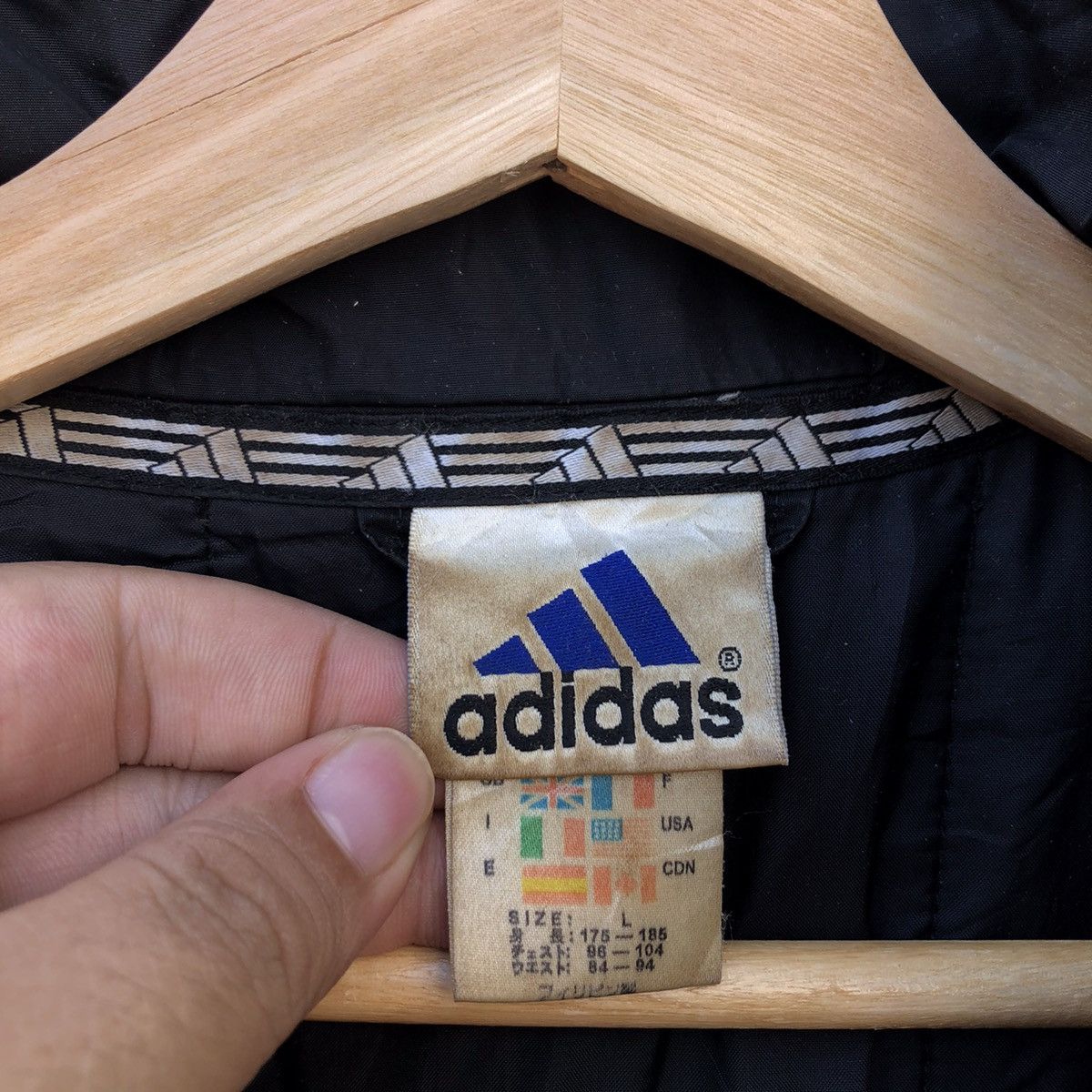 Adidas VINTAGE ADIDAS JACKET NICE DESIGN Size US L / EU 52-54 / 3 - 10 Thumbnail