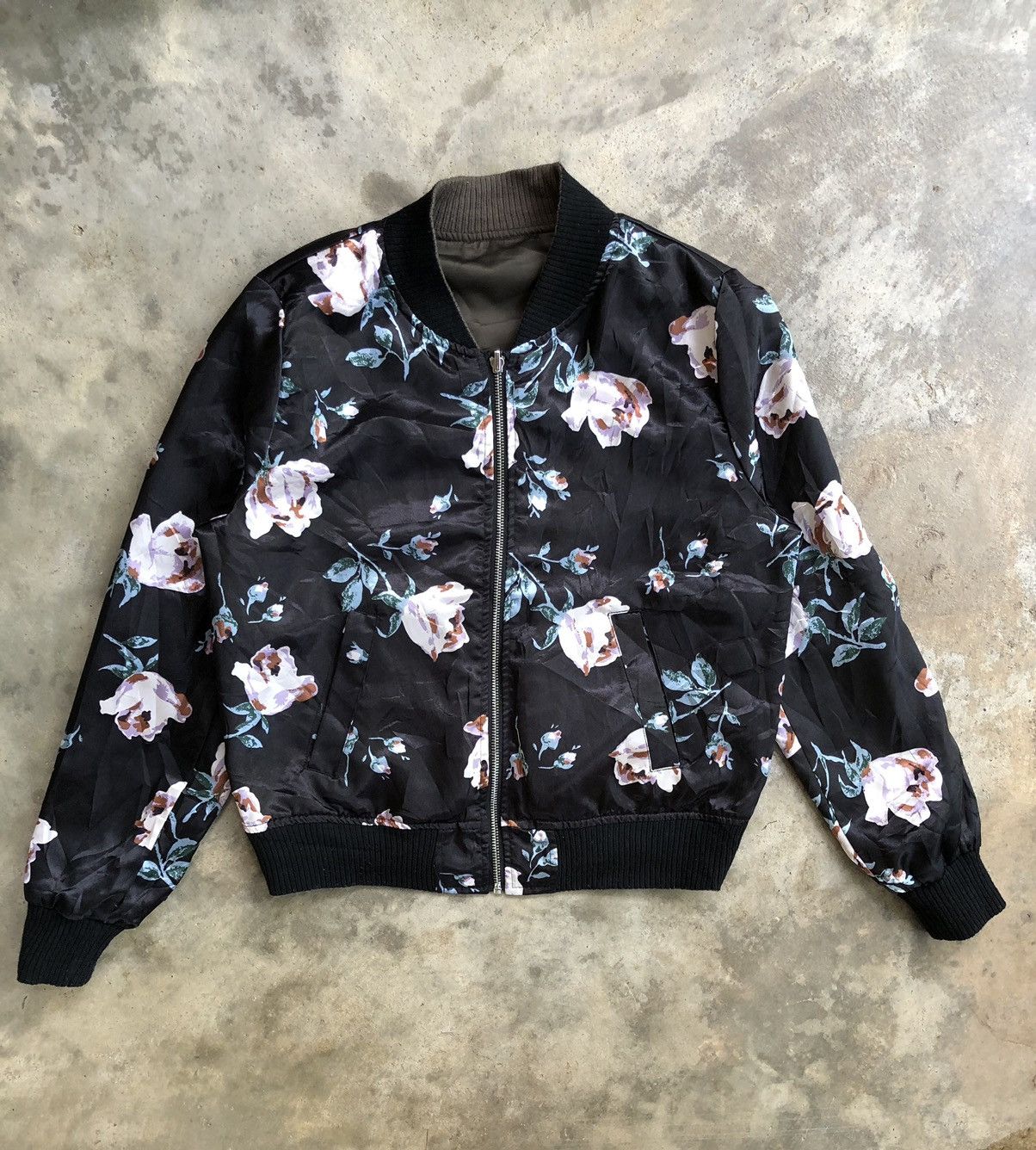Japanese Brand Japanese brand reversible bomber jacket Size M / US 6-8 / IT 42-44 - 1 Thumbnail