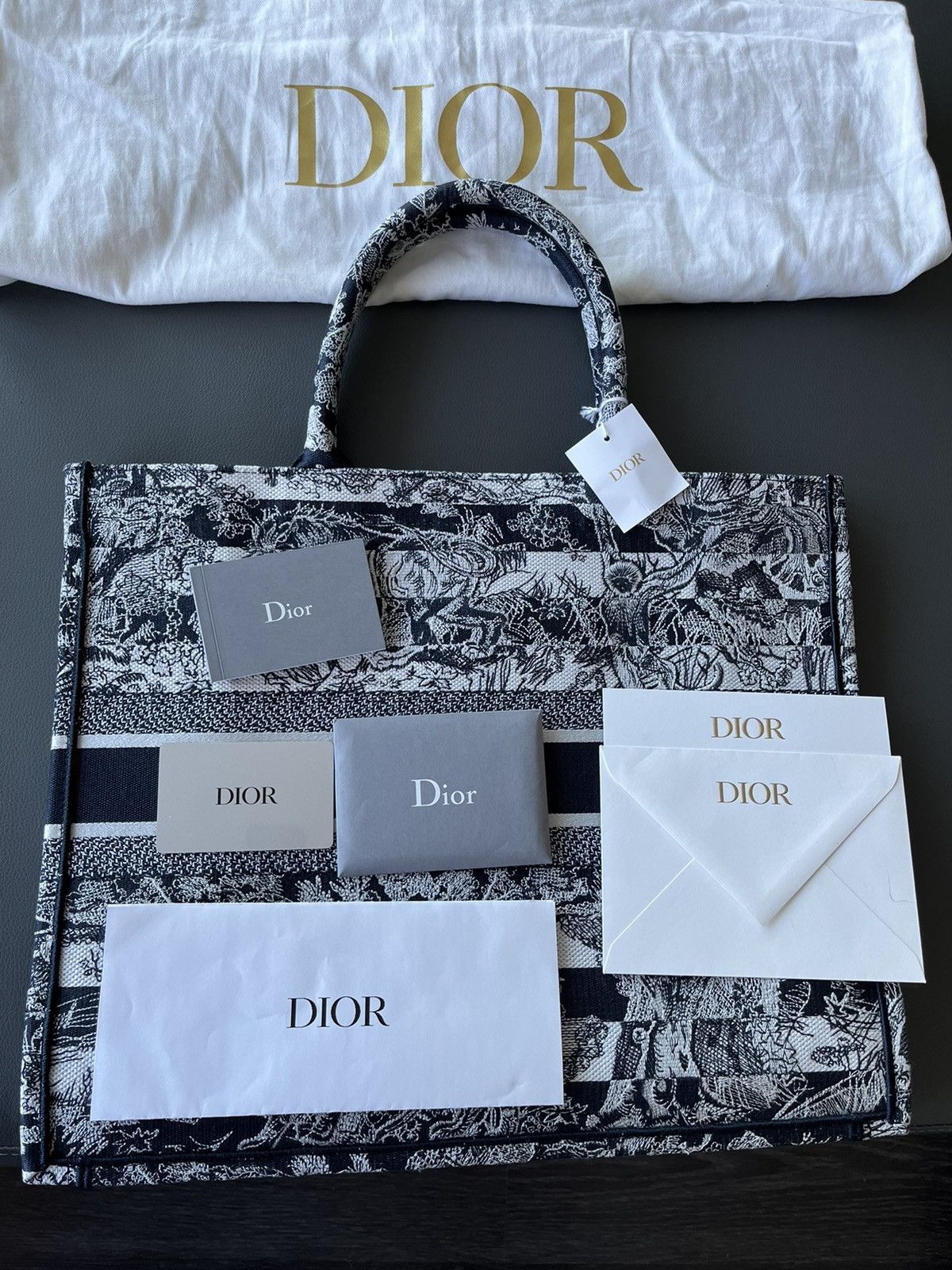 Dior Dior Book tote Runway Limited Edition Embroidery Book Tote Size ONE SIZE - 5 Thumbnail