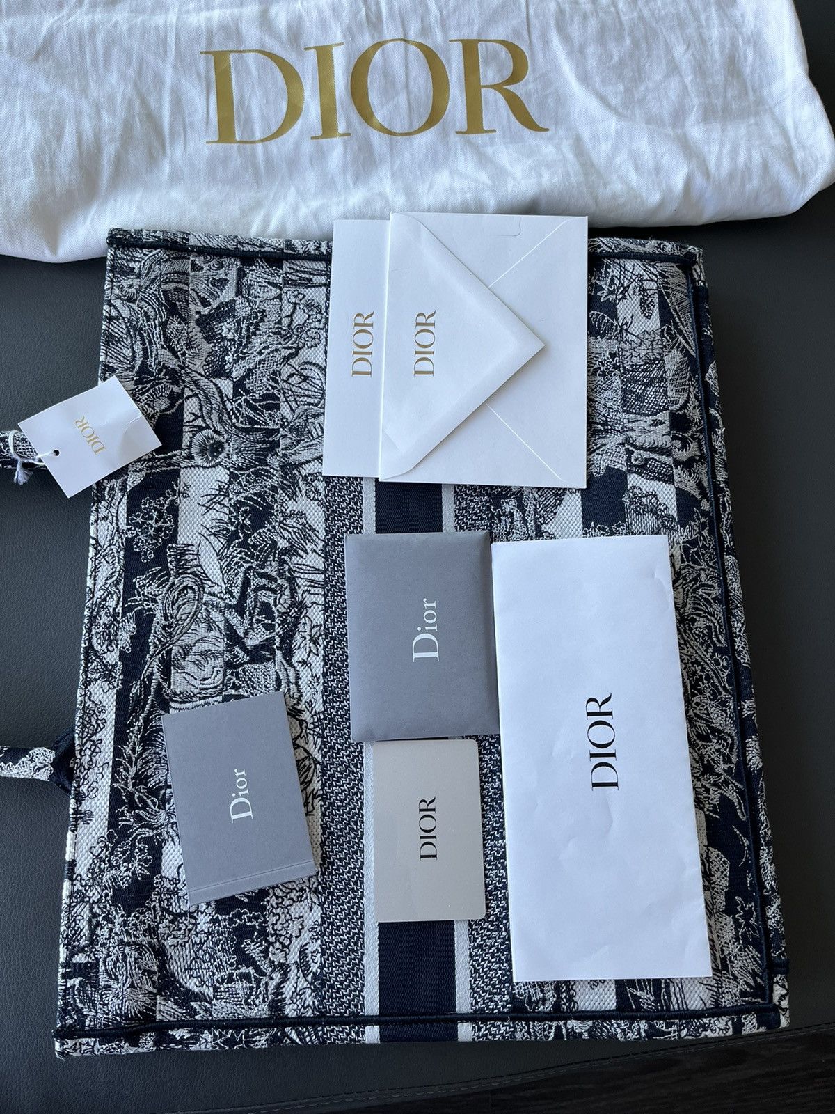 Dior Dior Book tote Runway Limited Edition Embroidery Book Tote Size ONE SIZE - 6 Thumbnail