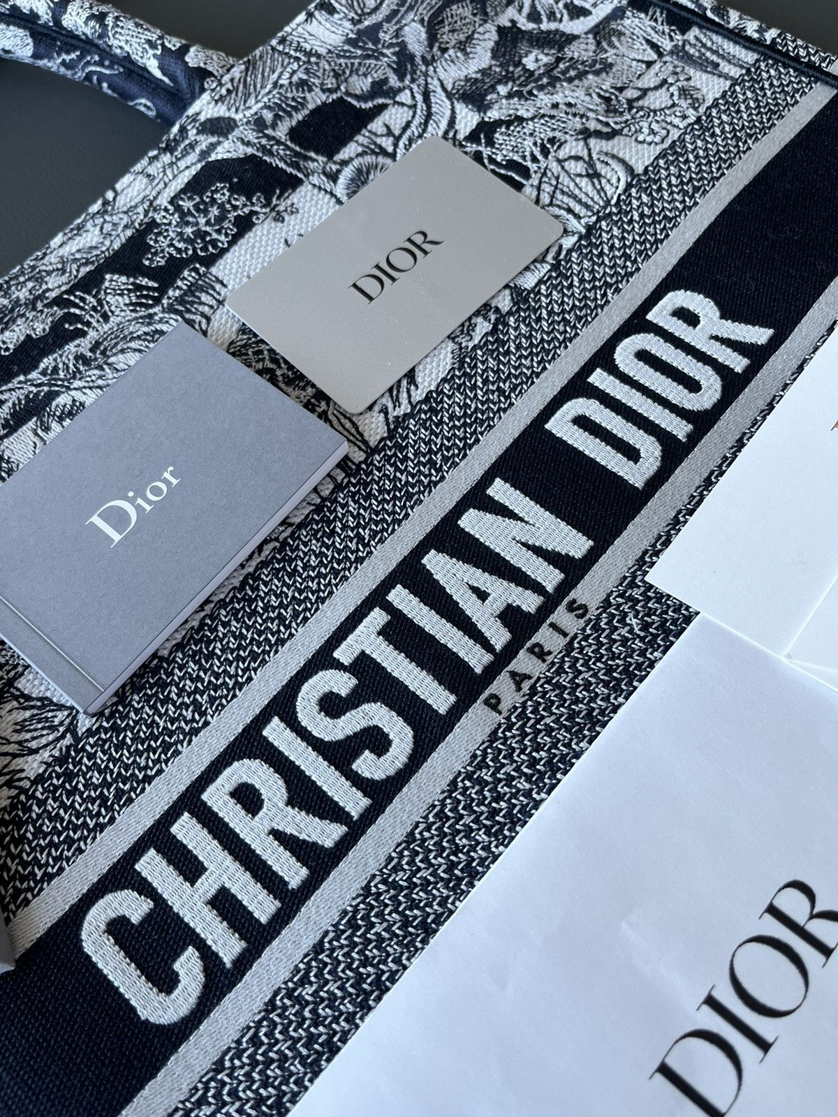 Dior Dior Book tote Runway Limited Edition Embroidery Book Tote Size ONE SIZE - 4 Thumbnail