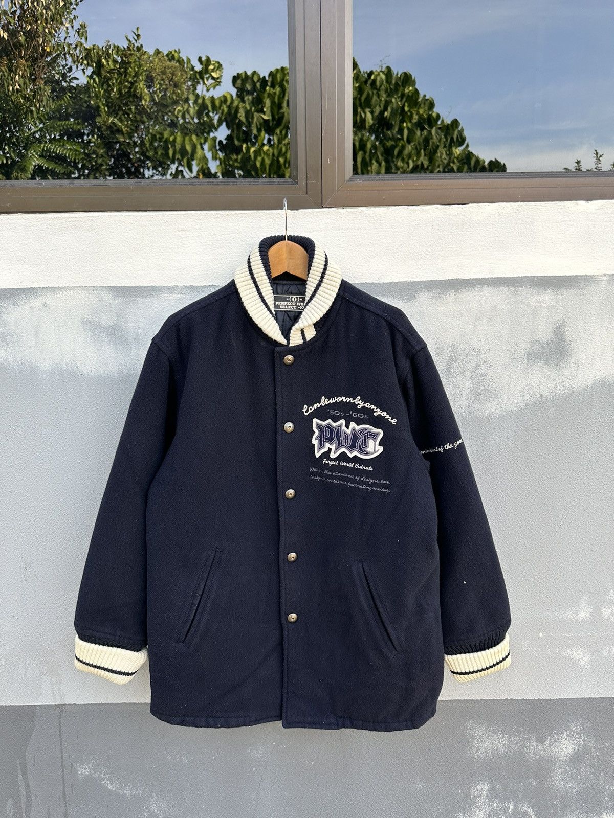 Vintage Perfect world wool varsity jacket Size US L / EU 52-54 / 3 - 1 Thumbnail