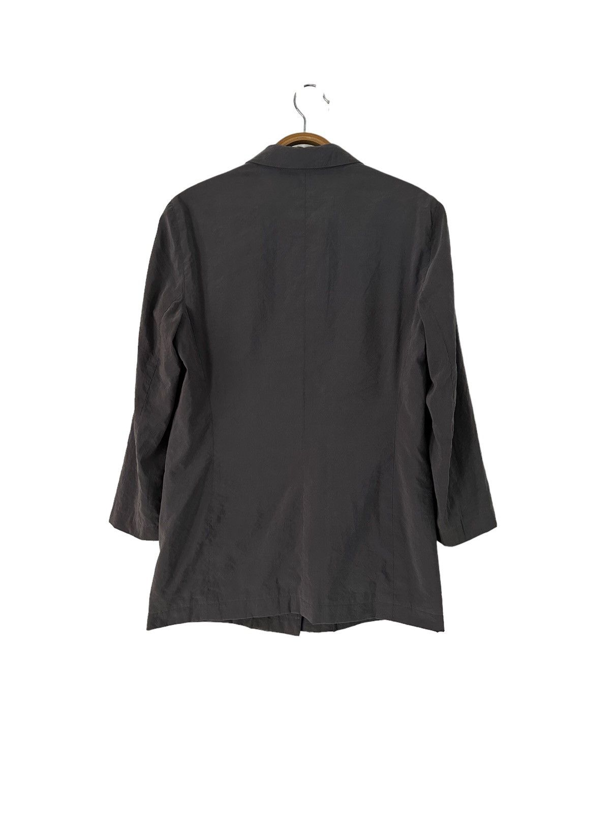 Emporio Armani 1990s Emporio Armani light nylon sport blazer Size US M / EU 48-50 / 2 - 5 Thumbnail