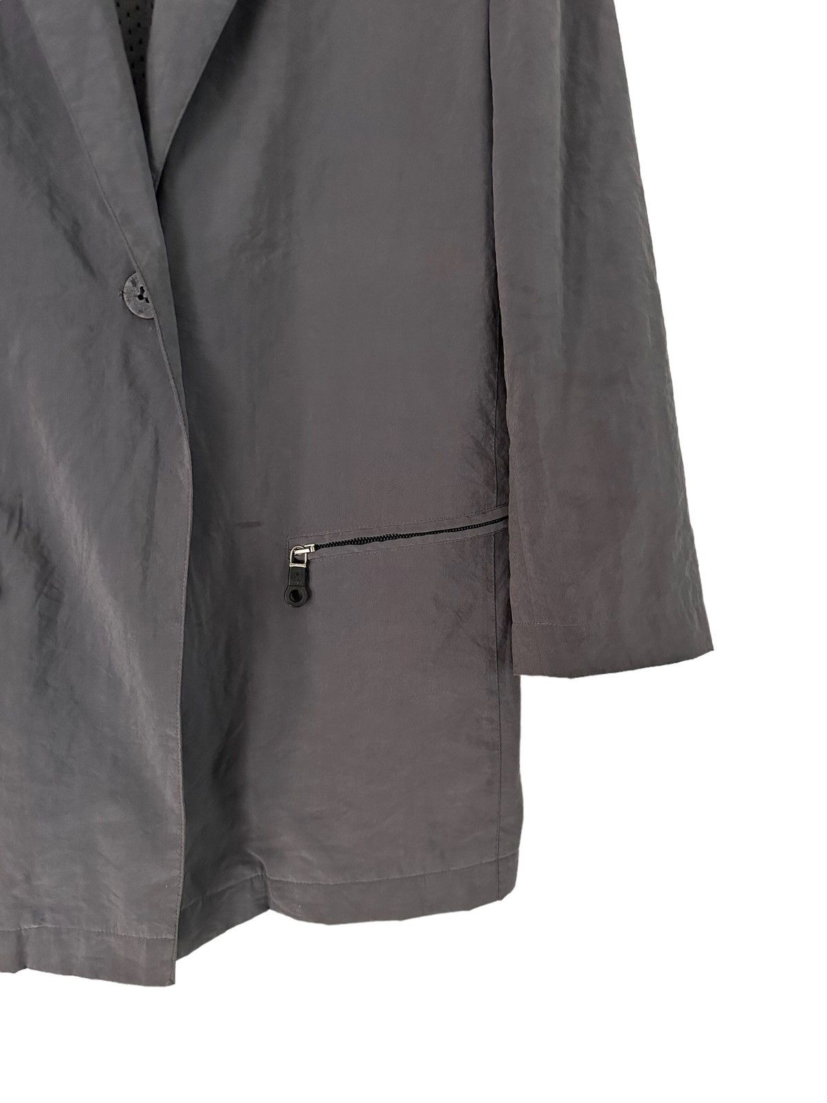 Emporio Armani 1990s Emporio Armani light nylon sport blazer Size US M / EU 48-50 / 2 - 7 Thumbnail