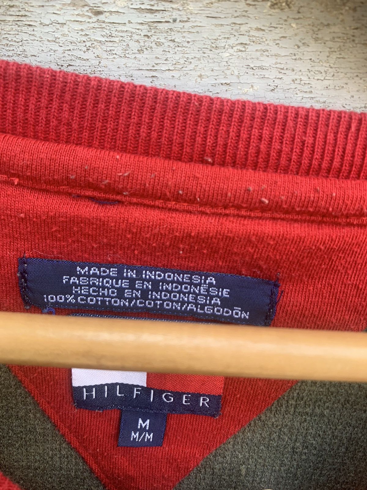 Vintage THRASHED TOMMY HILFIGER Knit Fabric Tshirt Size US L / EU 52-54 / 3 - 8 Thumbnail