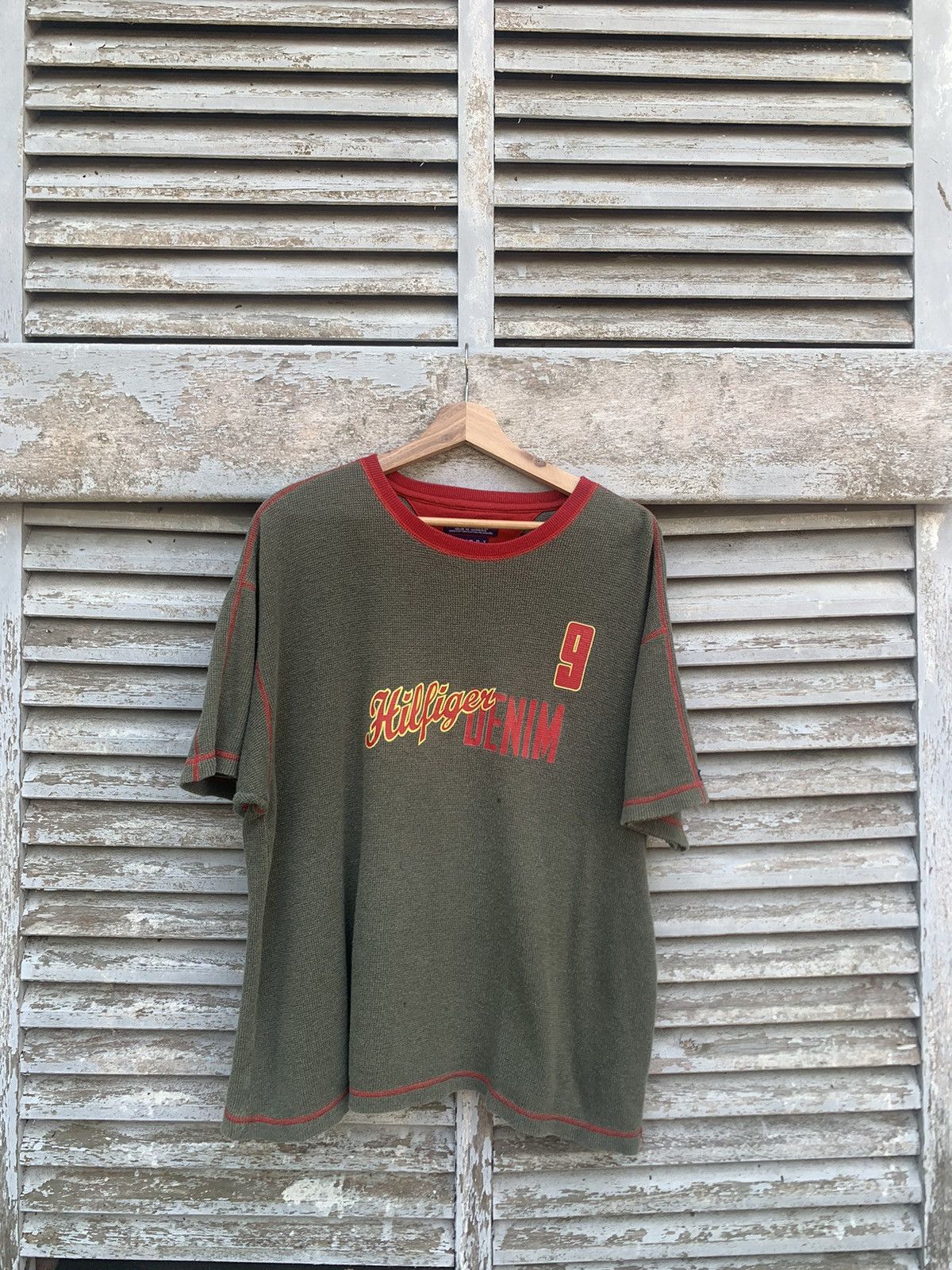 Vintage THRASHED TOMMY HILFIGER Knit Fabric Tshirt Size US L / EU 52-54 / 3 - 2 Thumbnail