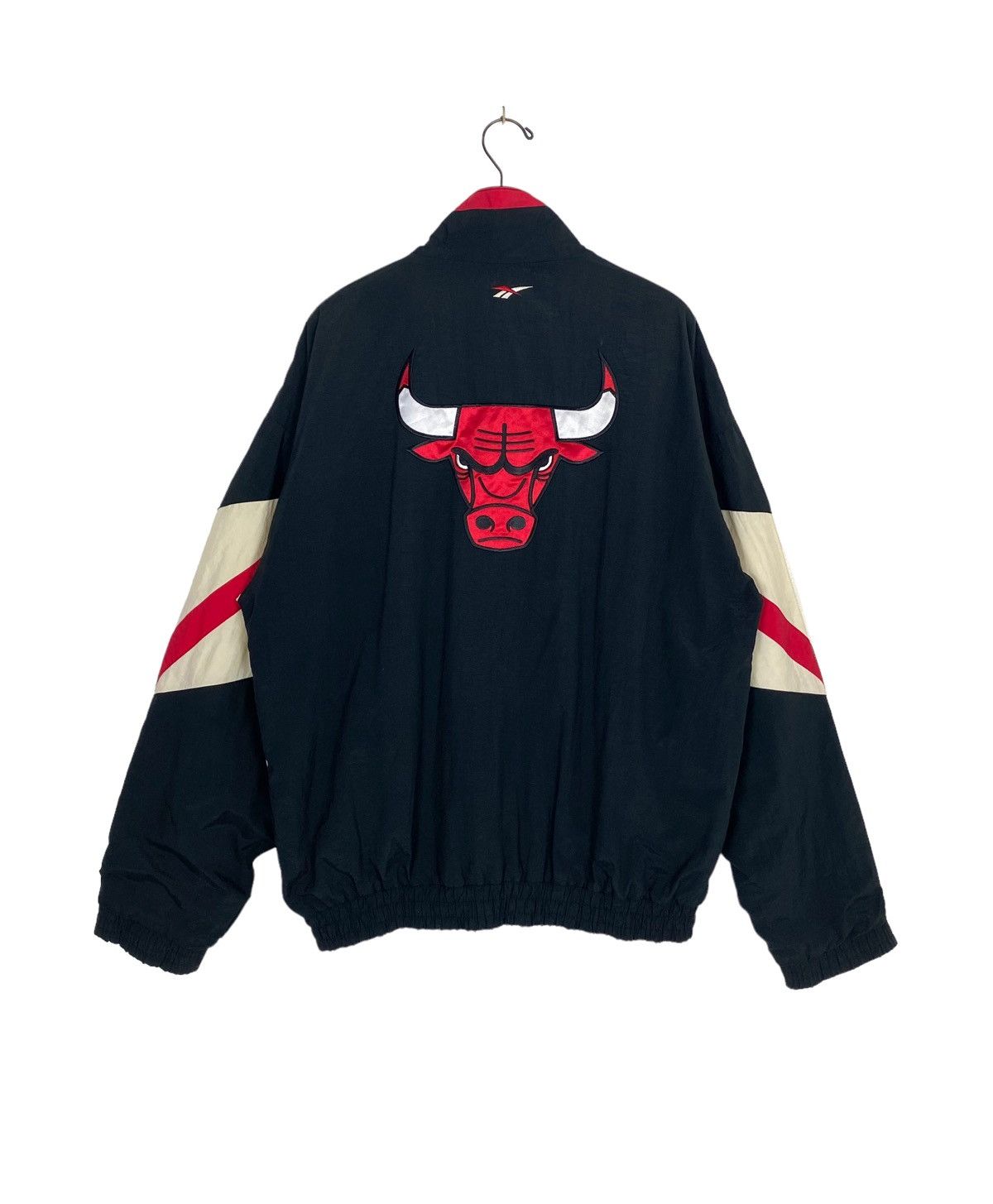 NBA Rare‼️ Vintage Reebok Nba Chicago Bulls Embroidery Big Logo Size US L / EU 52-54 / 3 - 5 Thumbnail