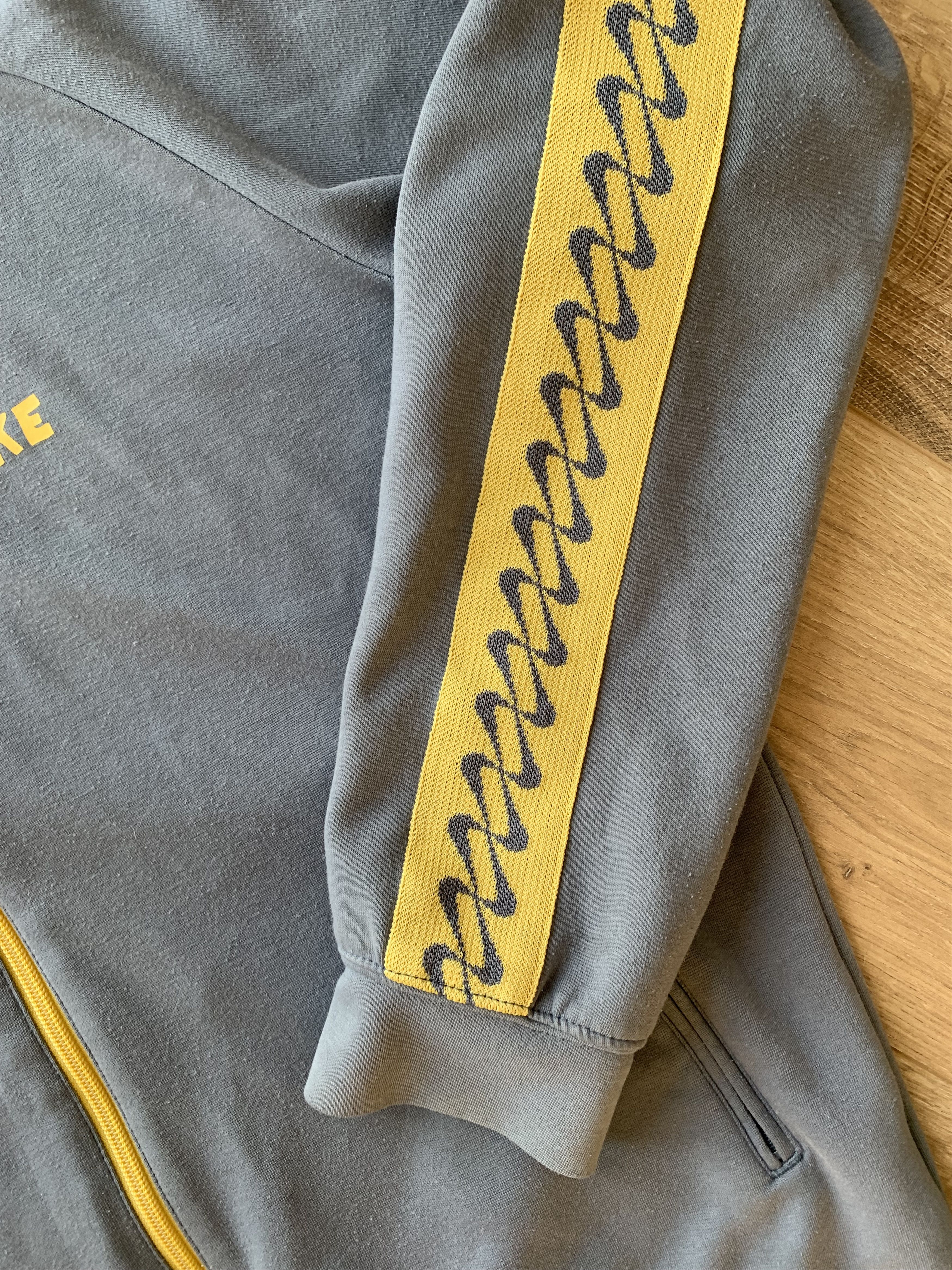 Nike Vintage Nike stripes swoosh hoodie Size US L / EU 52-54 / 3 - 4 Thumbnail