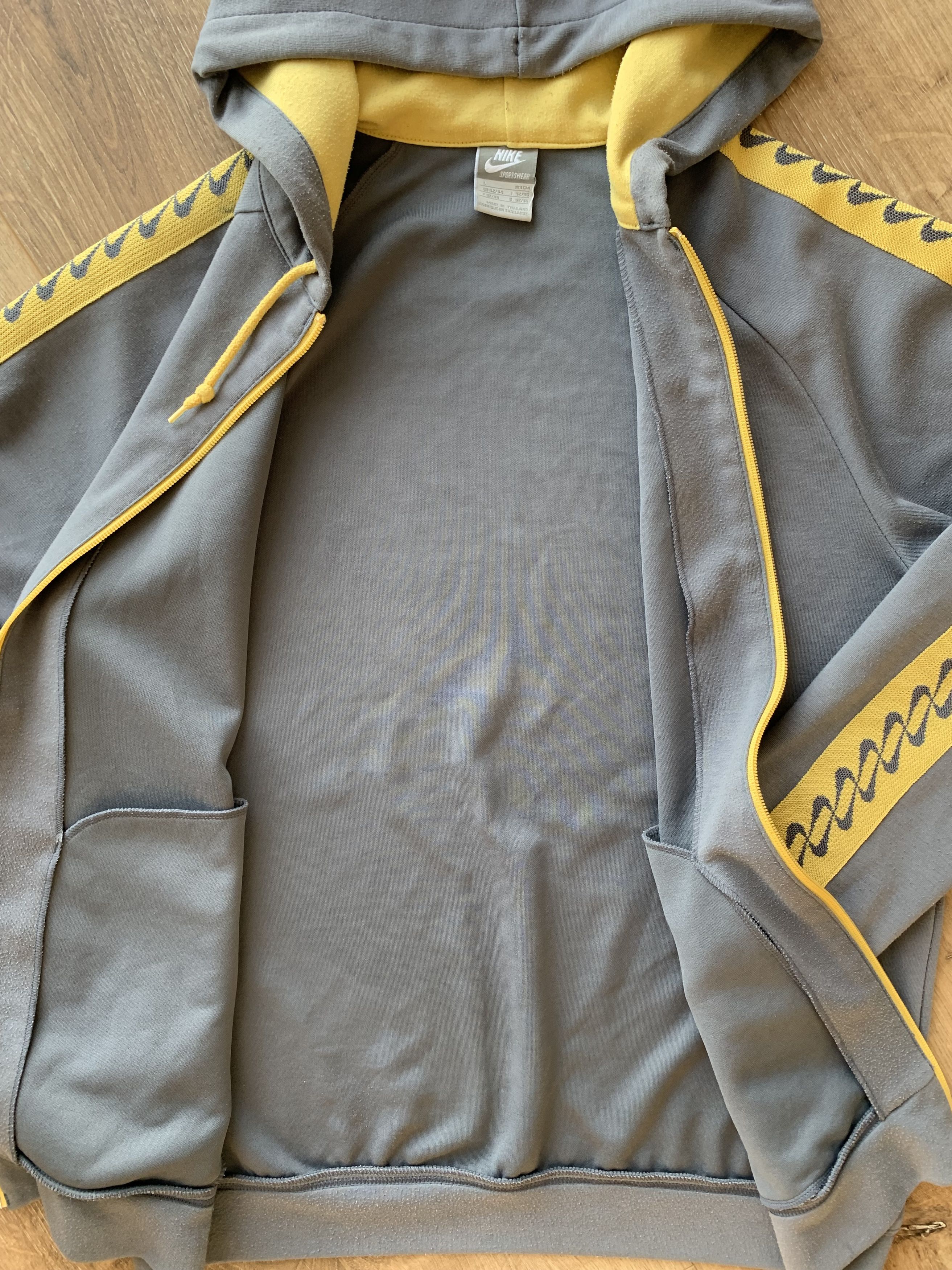 Nike Vintage Nike stripes swoosh hoodie Size US L / EU 52-54 / 3 - 6 Thumbnail