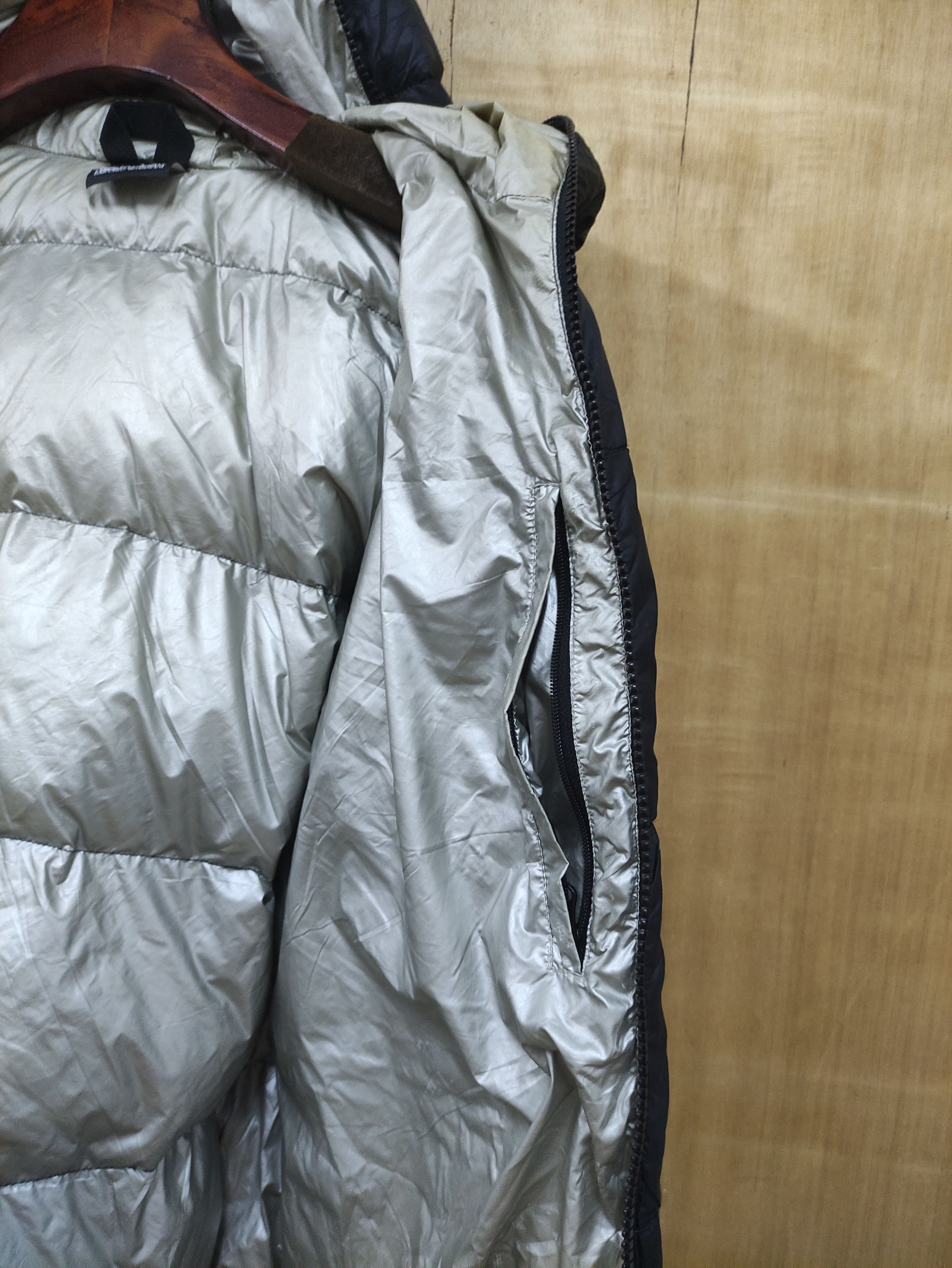 Emporio Armani EMPORIO ARMANI FULL ZIPPER HOODIE DOWN JACKET Size US S / EU 44-46 / 1 - 8 Thumbnail