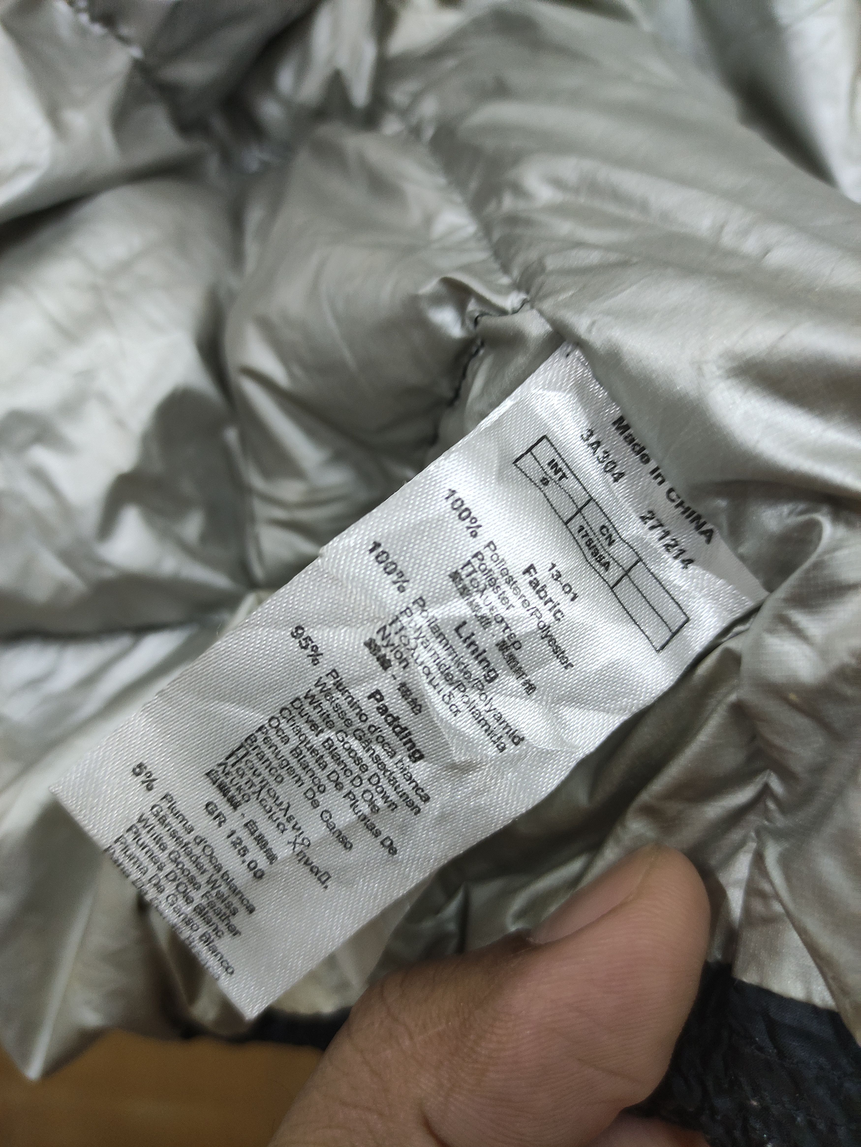 Emporio Armani EMPORIO ARMANI FULL ZIPPER HOODIE DOWN JACKET Size US S / EU 44-46 / 1 - 23 Thumbnail