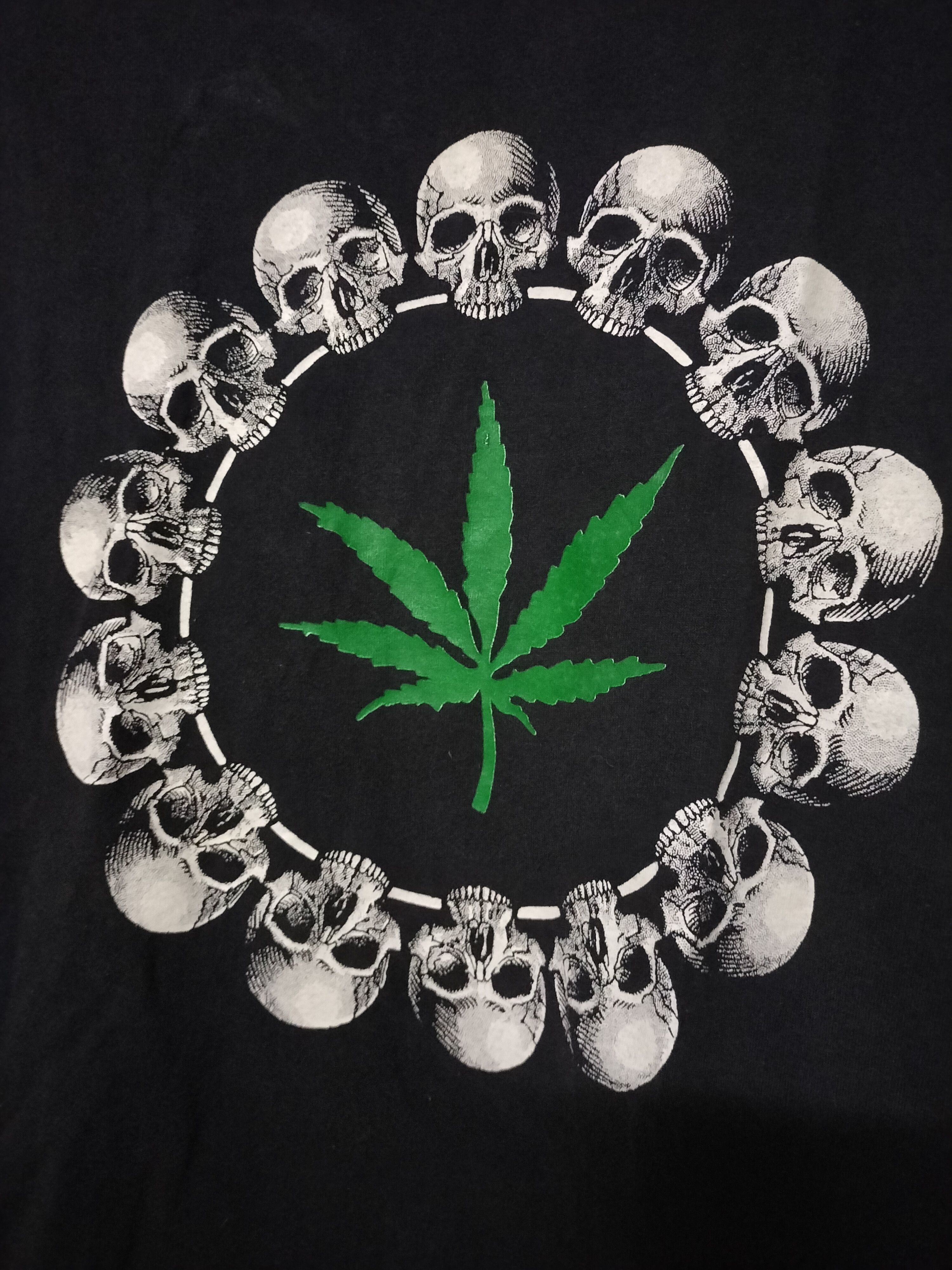 Vintage Vintage 90s Skull Marijuana Cypress Hill Fashion Bandtees Size US XL / EU 56 / 4 - 1 Thumbnail