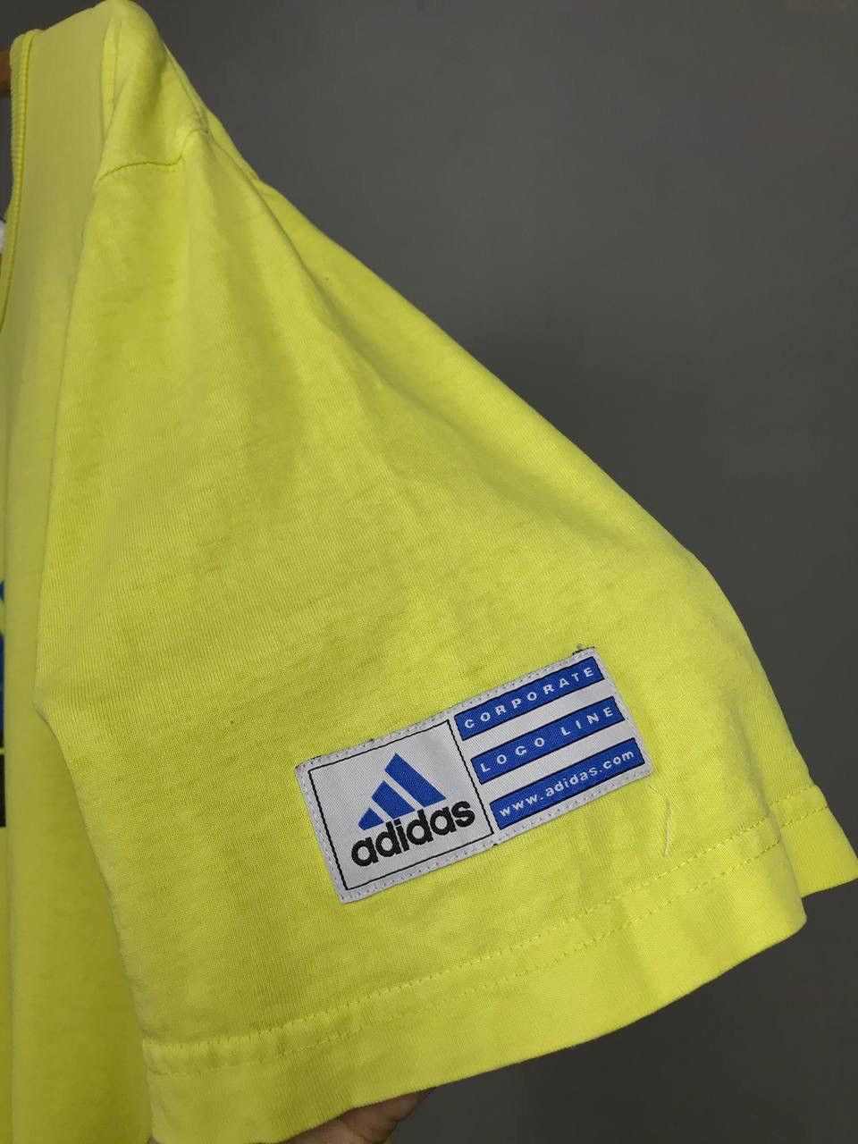 Adidas Adidas vintage streetwear center big logo tee Size US XL / EU 56 / 4 - 7 Thumbnail