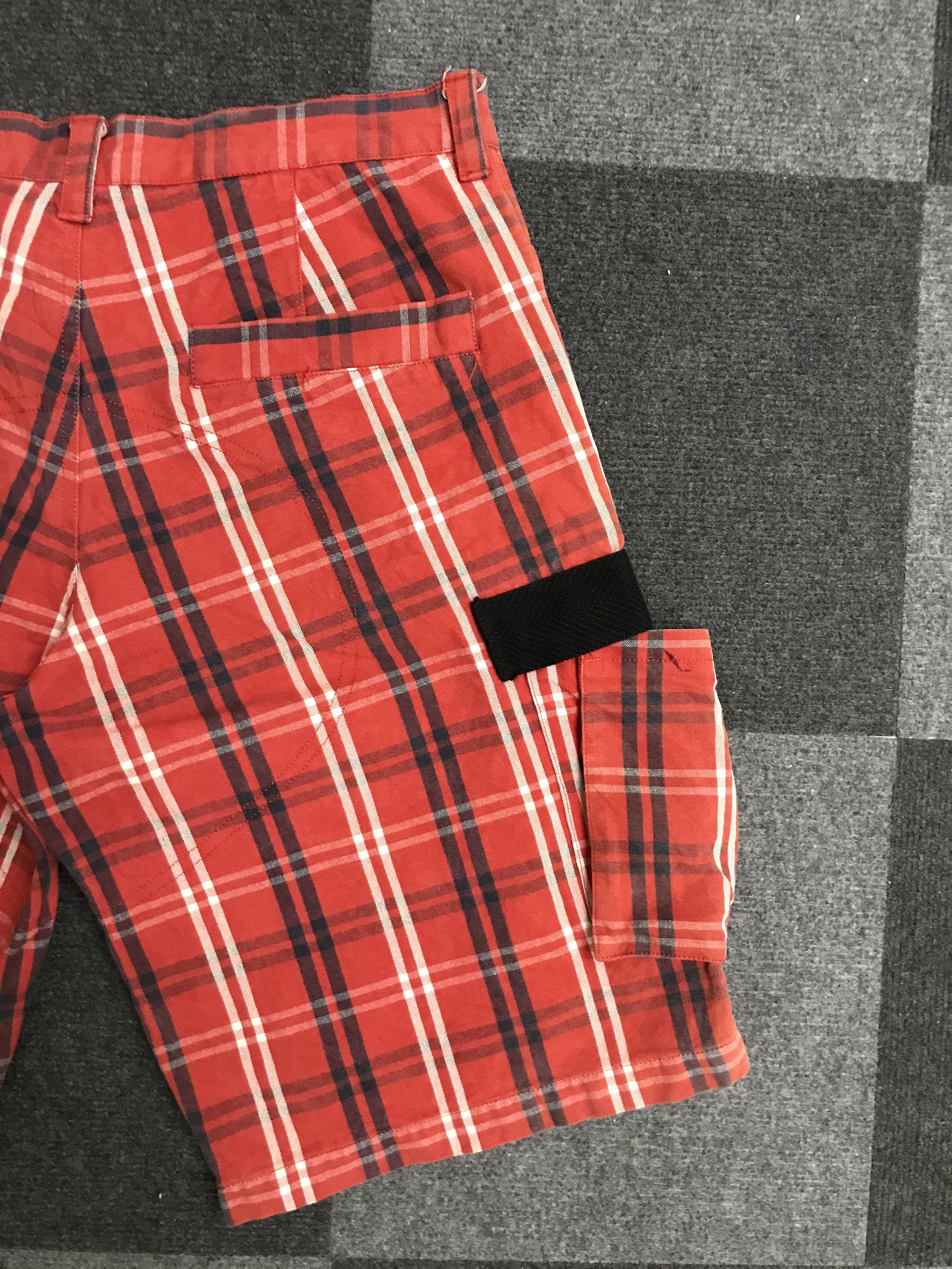 Japanese Brand SP22 MILKBOY By Hitomi Okawa Japan Designer Plaid Short Pant Size US 32 / EU 48 - 6 Thumbnail