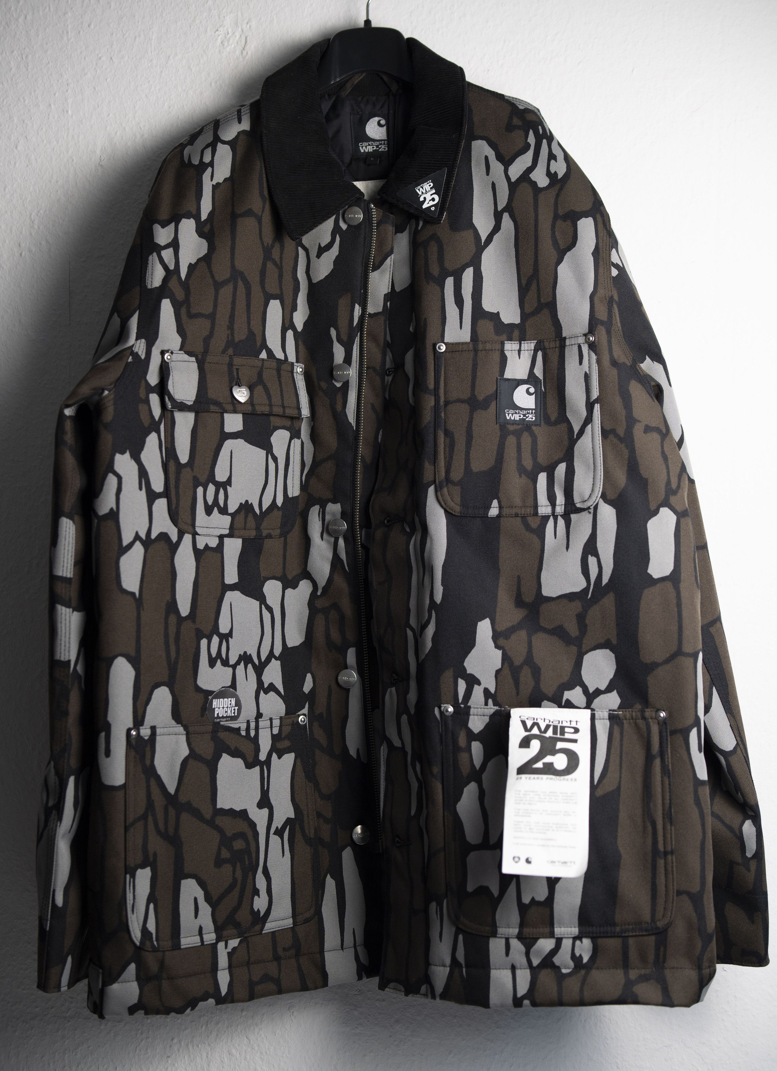 image of NWT Carhartt Wip Chore Coat Xxv Camo Trebark, Black S in Camo Trebark/Black, Men's (Size Small)