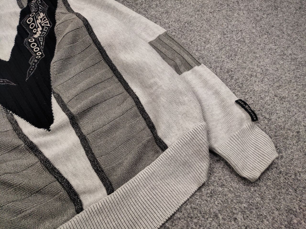 Carlo Colucci Vintage 90's Carlo Colucci Gray Japan Pattern Knit Sweater Size US L / EU 52-54 / 3 - 13 Thumbnail