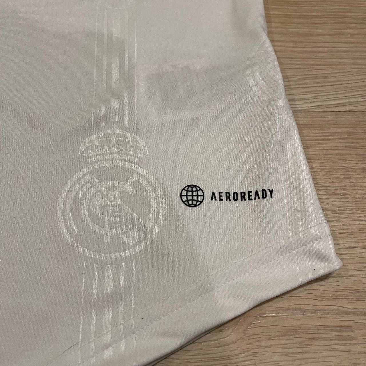 Adidas NWT REAL MADRID ADIDAS 2022/2023 FOOTBALL WOMENS HOME JERSEY Size S / US 4 / IT 40 - 6 Thumbnail