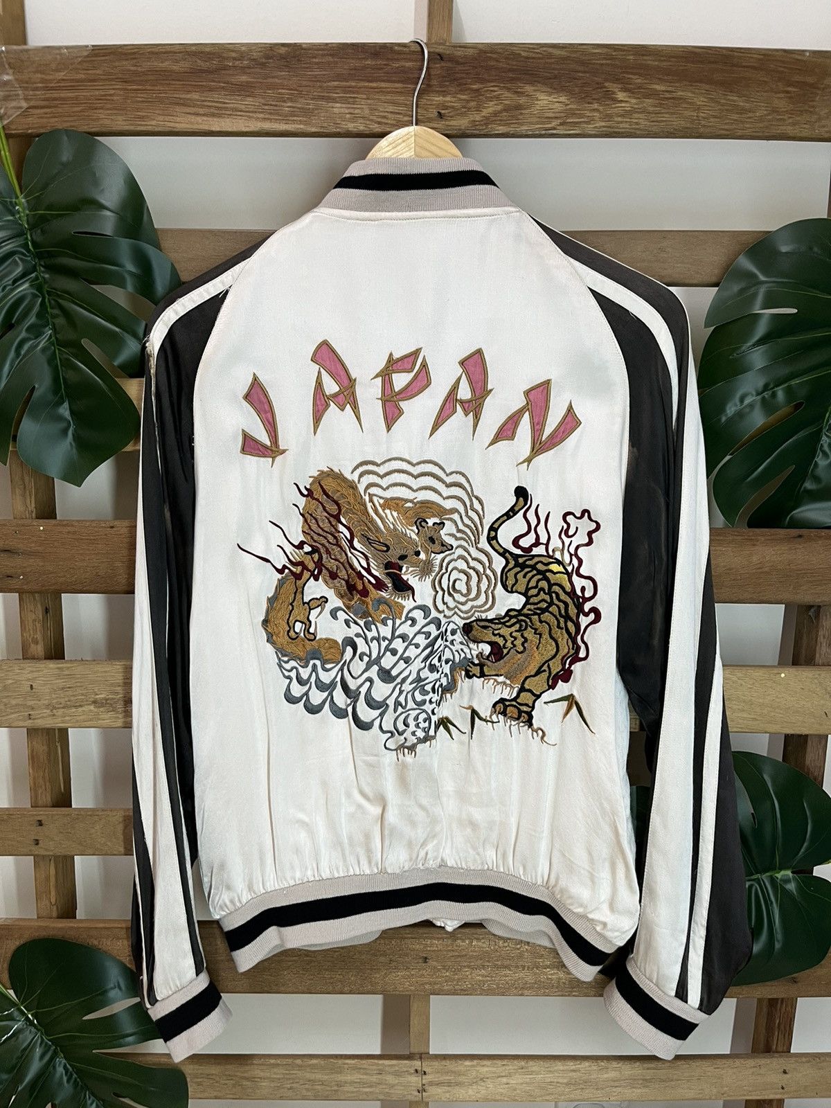 Avirex Avirex Sukajan Embroidered Logo jacket Size US M / EU 48-50 / 2 - 1 Thumbnail