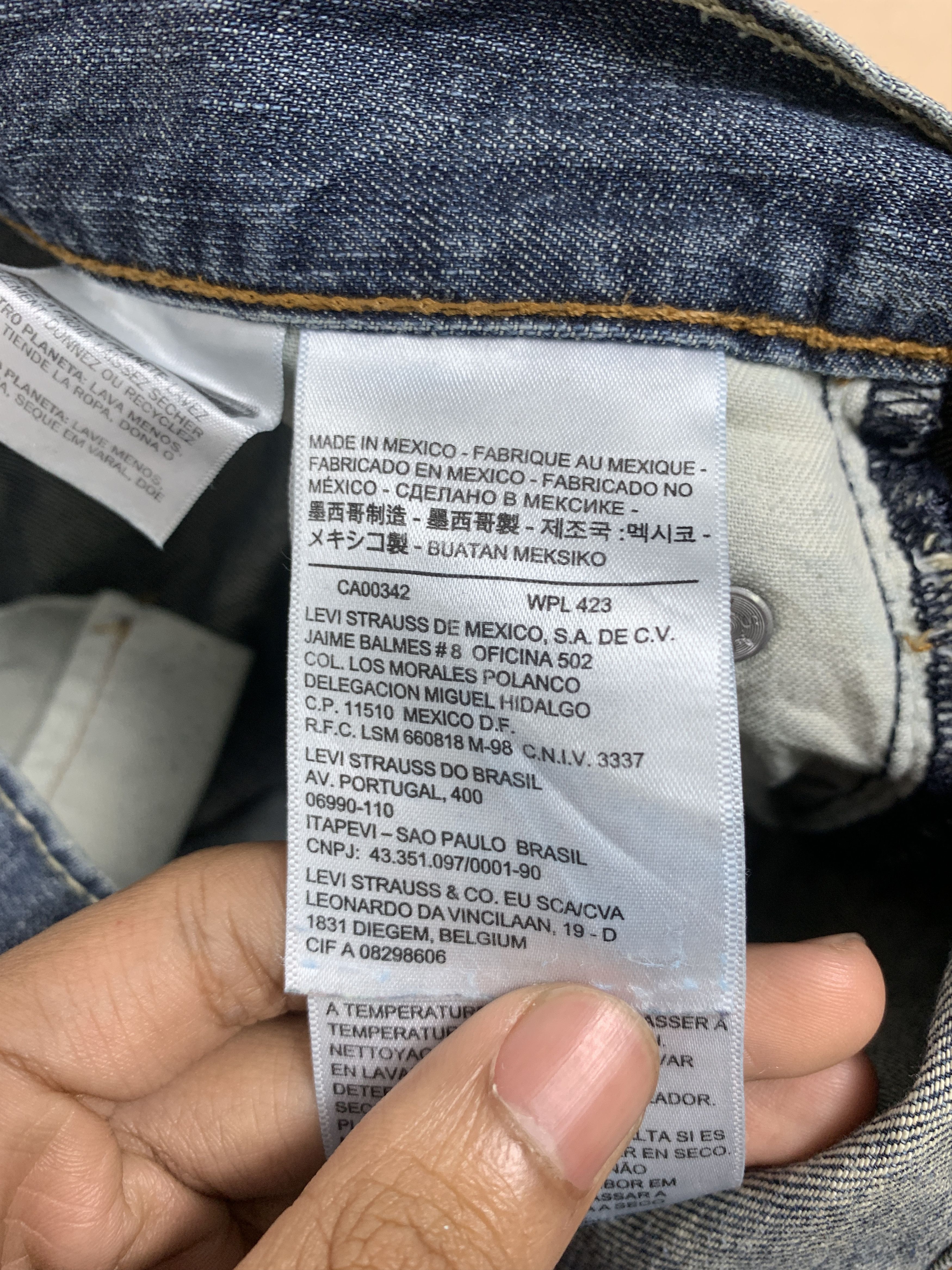 Levi's Vintage Levis 514 Straight Cut Distressed Faded Blue Jeans Size US 30 / EU 46 - 14 Thumbnail