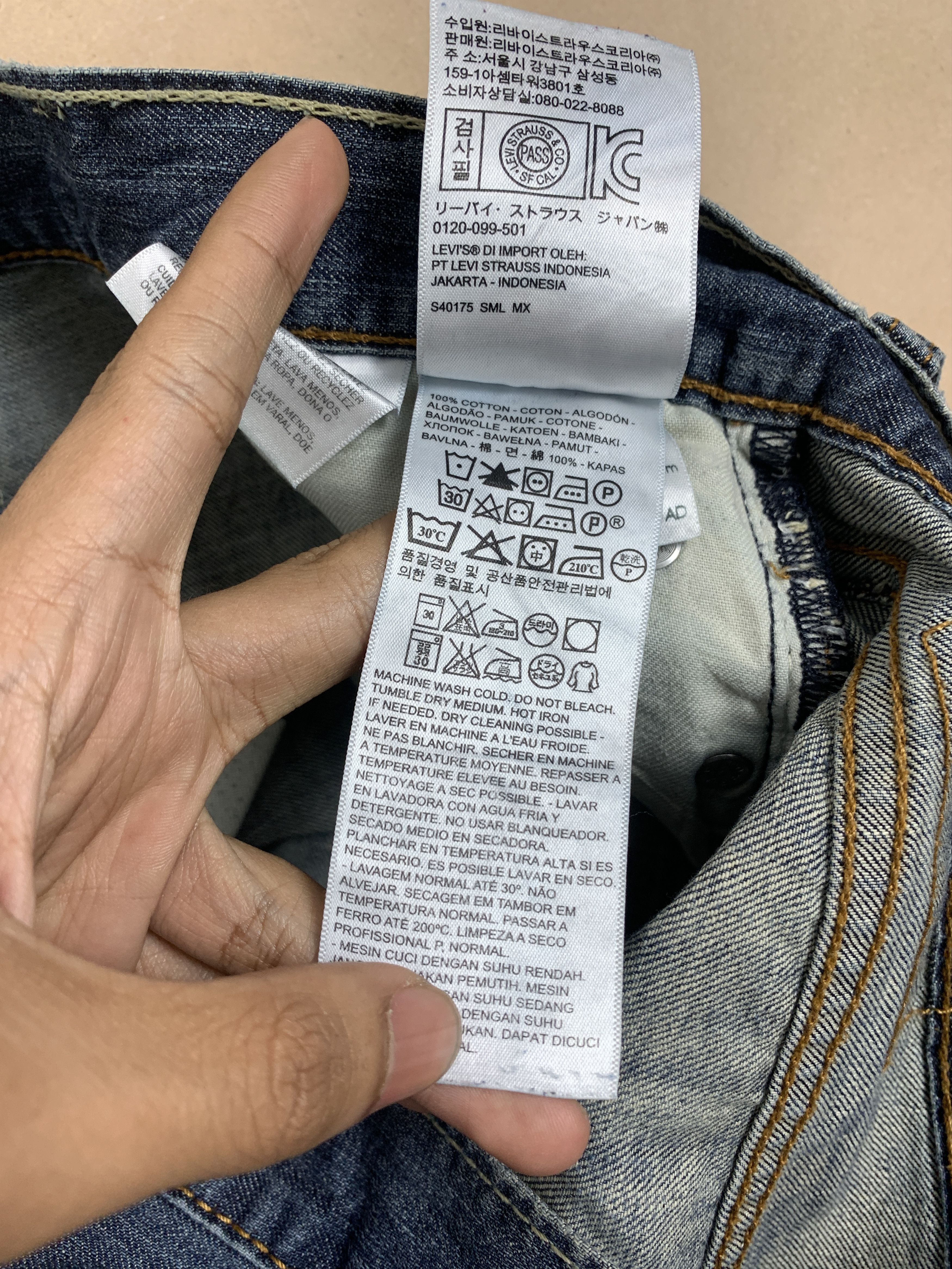 Levi's Vintage Levis 514 Straight Cut Distressed Faded Blue Jeans Size US 30 / EU 46 - 16 Thumbnail