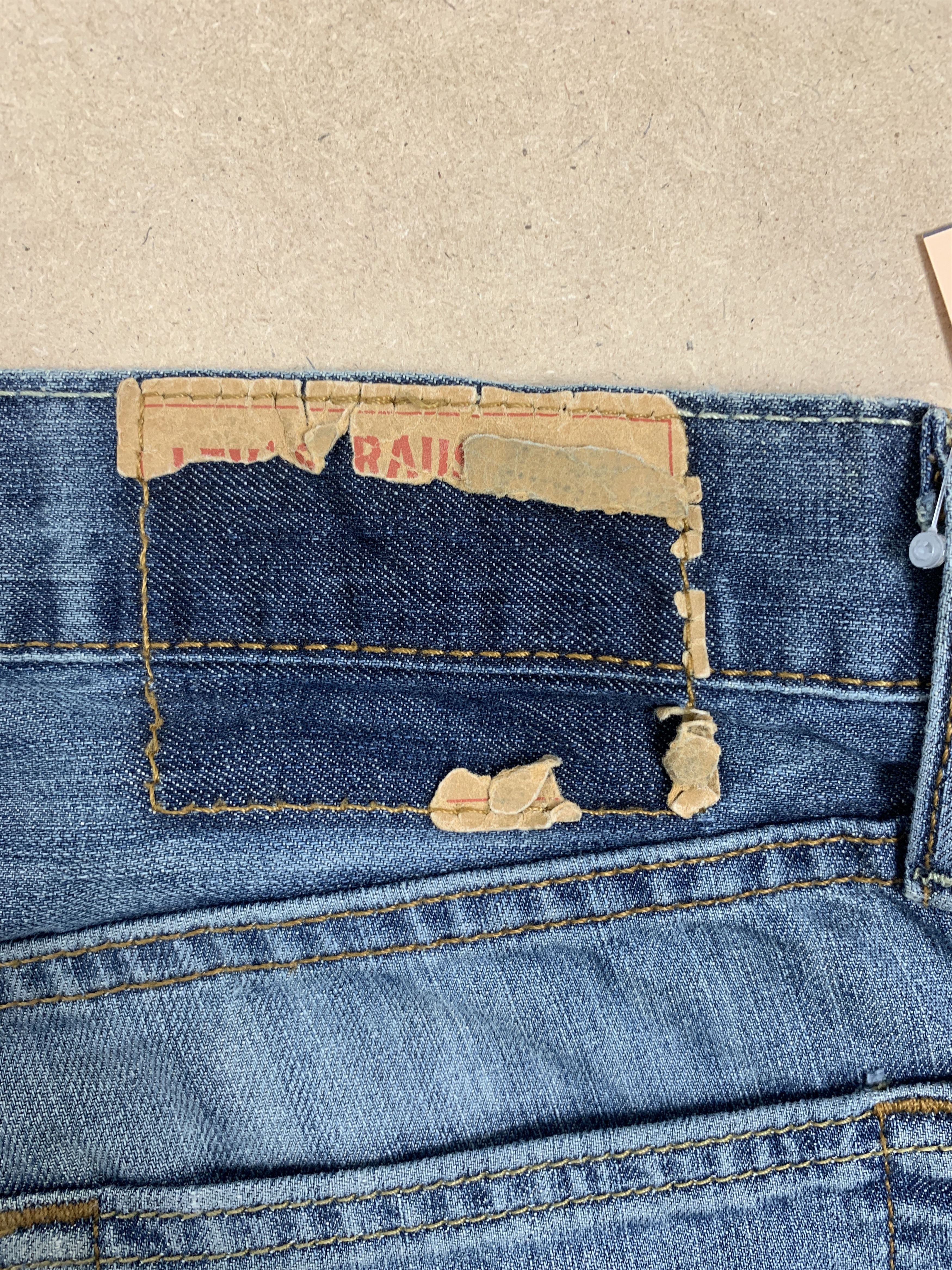 Levi's Vintage Levis 514 Straight Cut Distressed Faded Blue Jeans Size US 30 / EU 46 - 9 Thumbnail