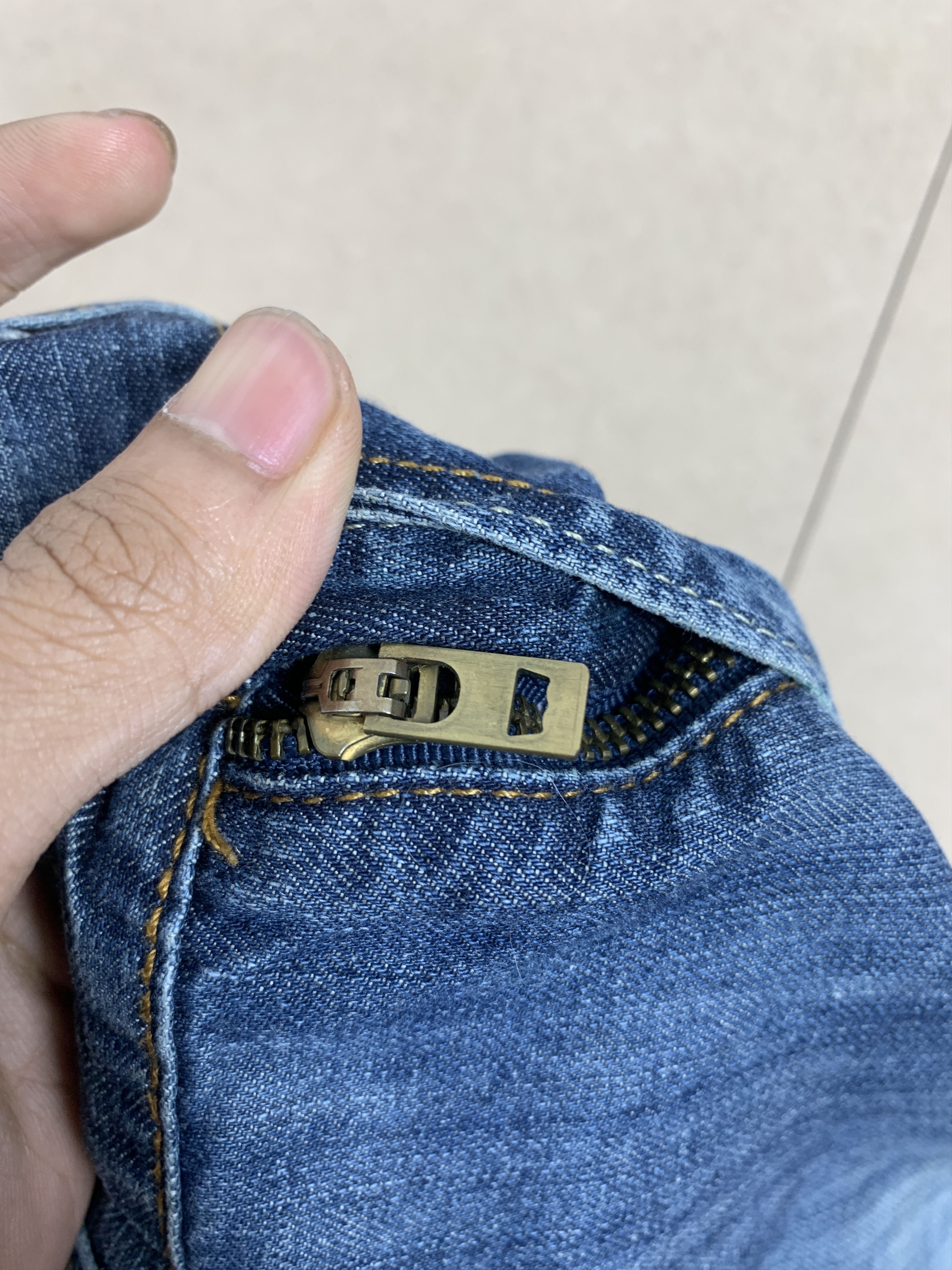 Levi's Vintage Levis 514 Straight Cut Distressed Faded Blue Jeans Size US 30 / EU 46 - 21 Thumbnail