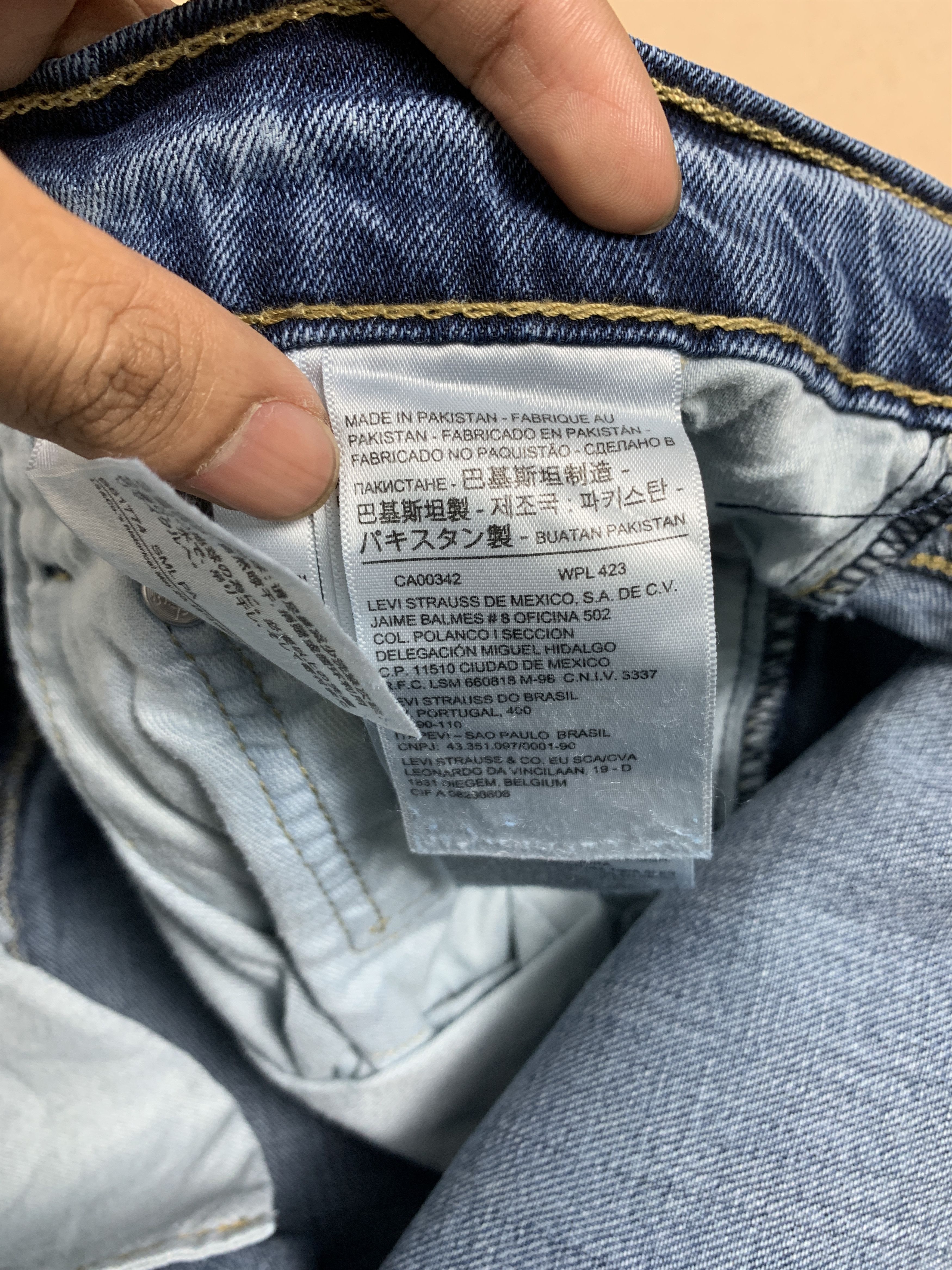 Levi's × Vintage Vintage Levis 541 Straight Cut Faded Blue Jeans Size US 39 - 12 Thumbnail