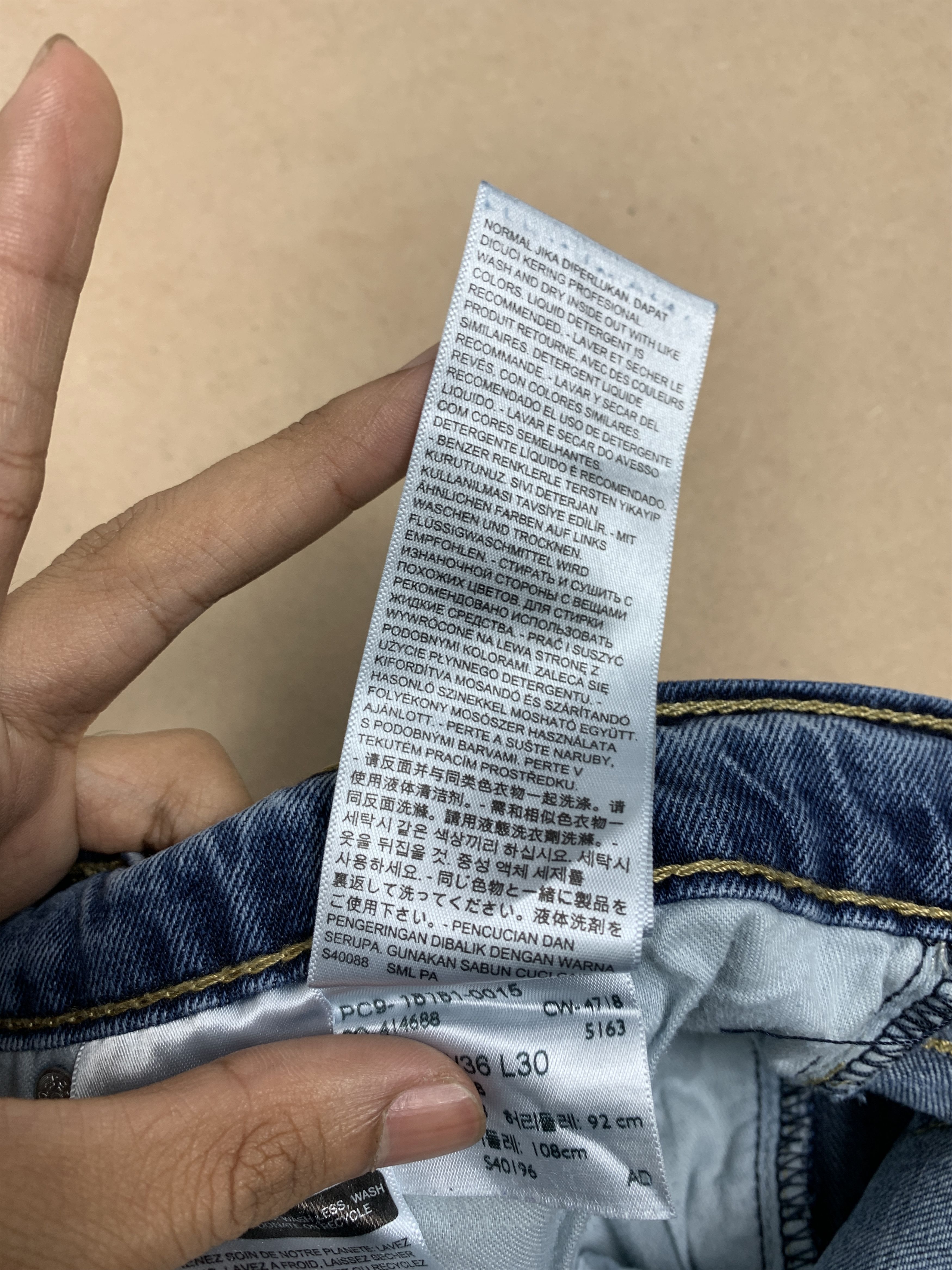Levi's × Vintage Vintage Levis 541 Straight Cut Faded Blue Jeans Size US 39 - 15 Thumbnail