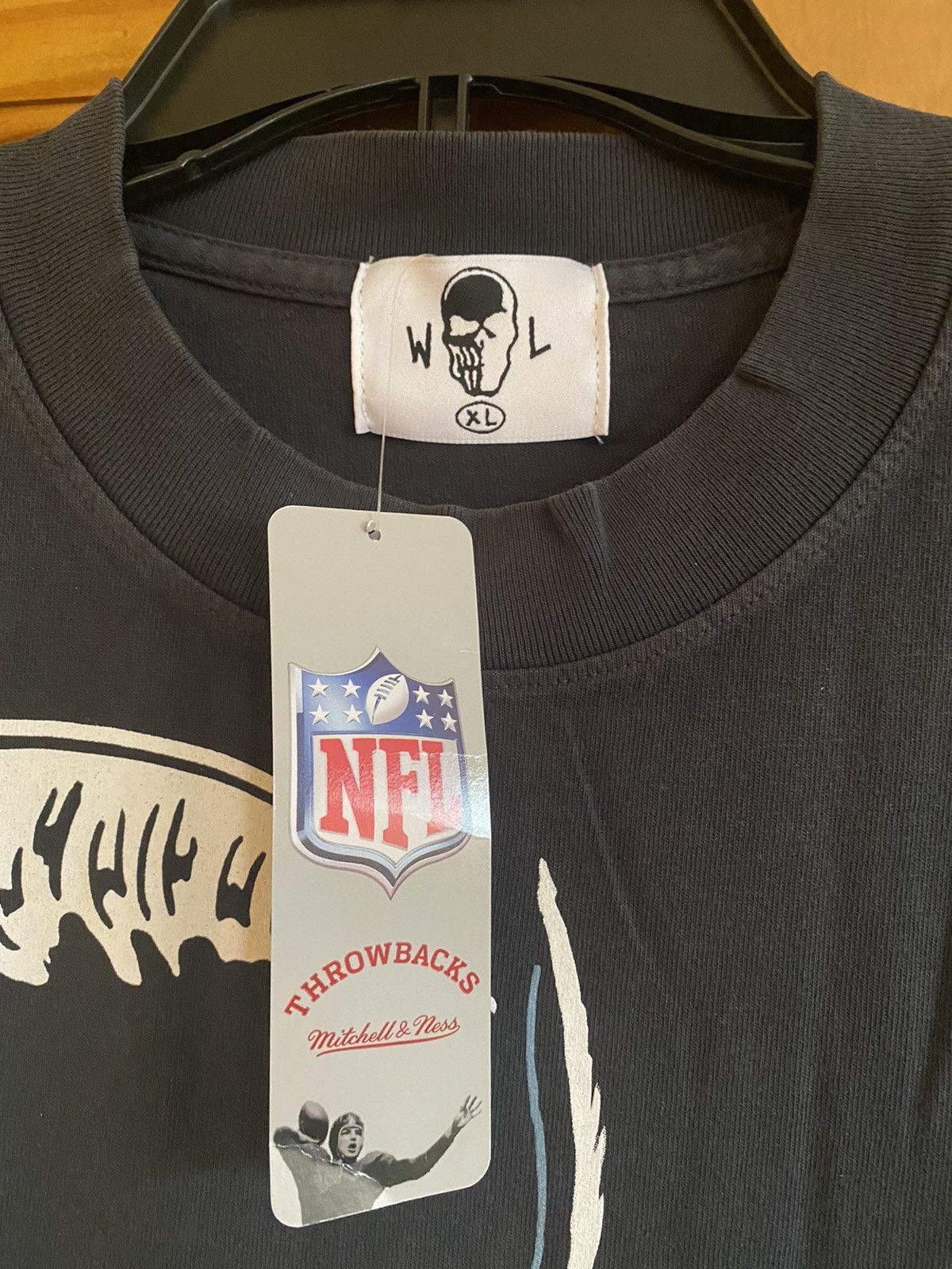 Mitchell & Ness × NFL × Warren Lotas NFL x Warren Lotas x Mitchell and Ness Bucs Tee XL Size US XL / EU 56 / 4 - 4 Thumbnail