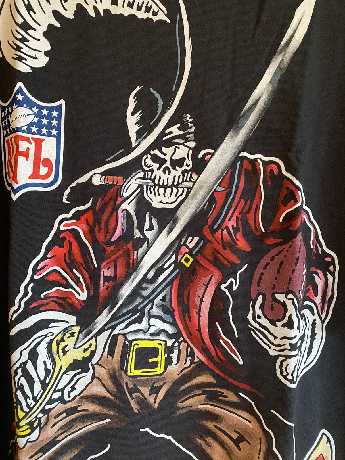 Mitchell & Ness × NFL × Warren Lotas NFL x Warren Lotas x Mitchell and Ness Bucs Tee XL Size US XL / EU 56 / 4 - 6 Thumbnail