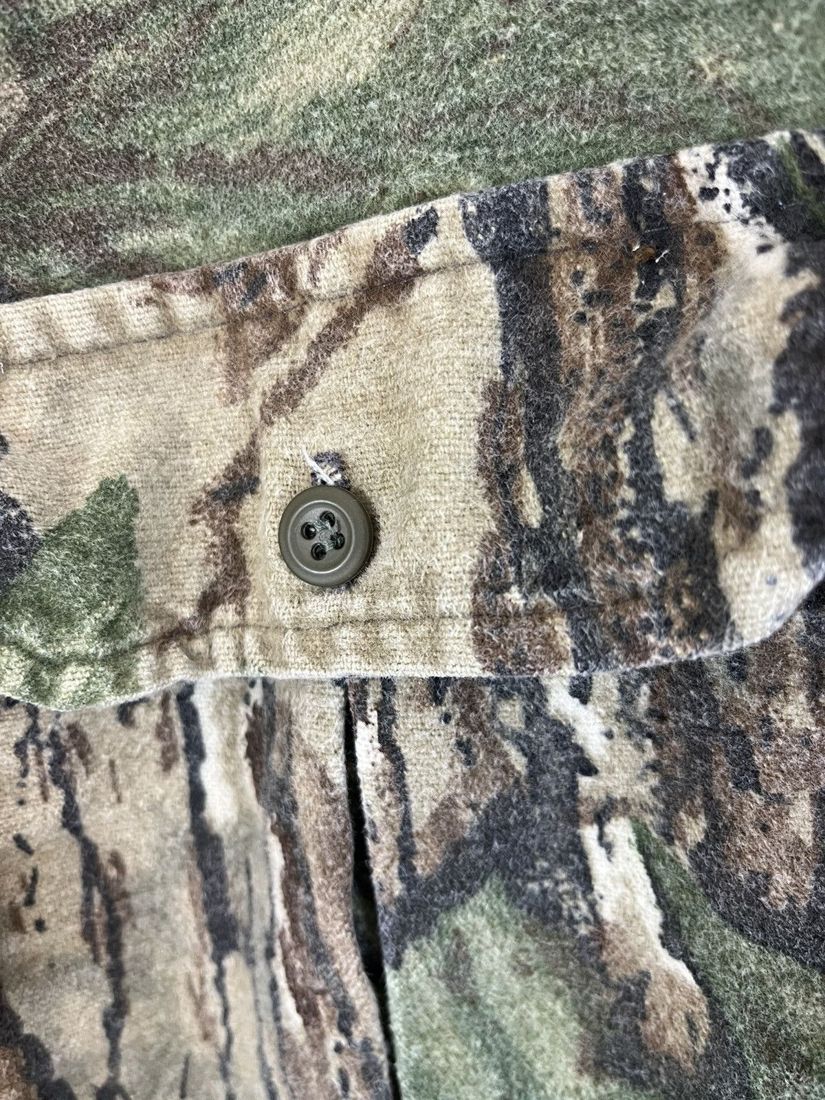 Vintage Cabelas Real Tree Camo Button Down Distressed Shirt Size US L / EU 52-54 / 3 - 11 Thumbnail
