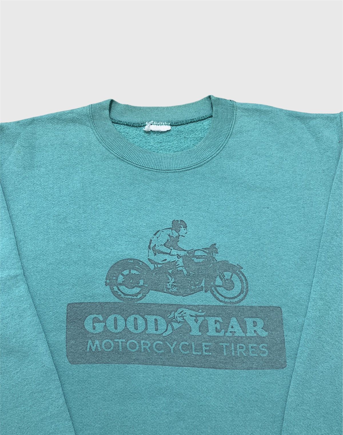 Vintage 🏍️💨 Vintage 90s Goodyear Motorcycle Tires Crewneck Sweatshirt Size US L / EU 52-54 / 3 - 4 Thumbnail
