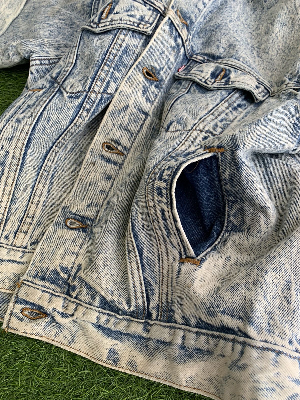 Levi's × Levi's Vintage Clothing × Vintage Vintage Levis USA Blue Acid Stone Wash Trucker Denim Jacket Size US M / EU 48-50 / 2 - 19 Thumbnail