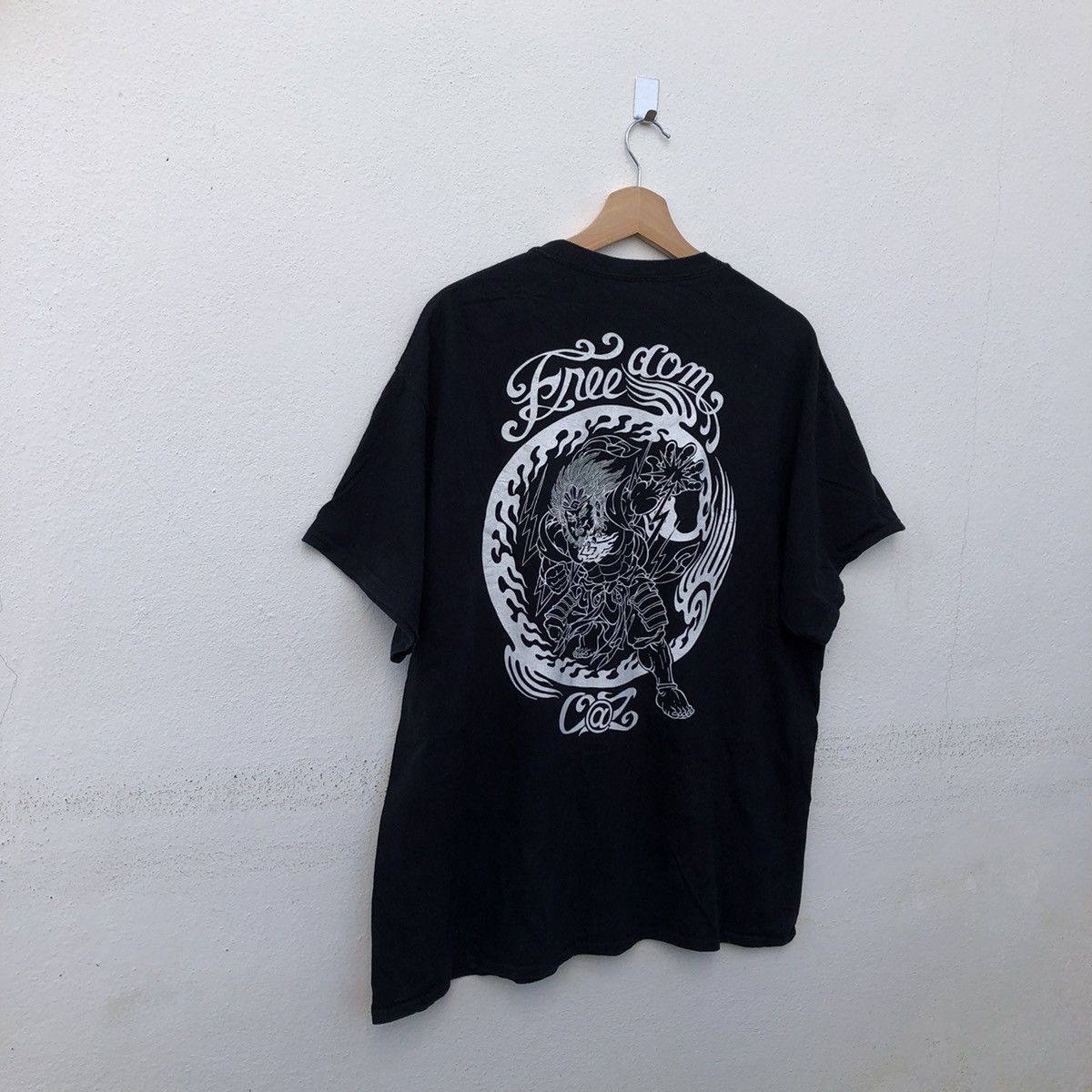 Gildan MONKEY KING BIG LOGO SHORT SLEEVE T-SHIRT Size US XL / EU 56 / 4 - 5 Thumbnail