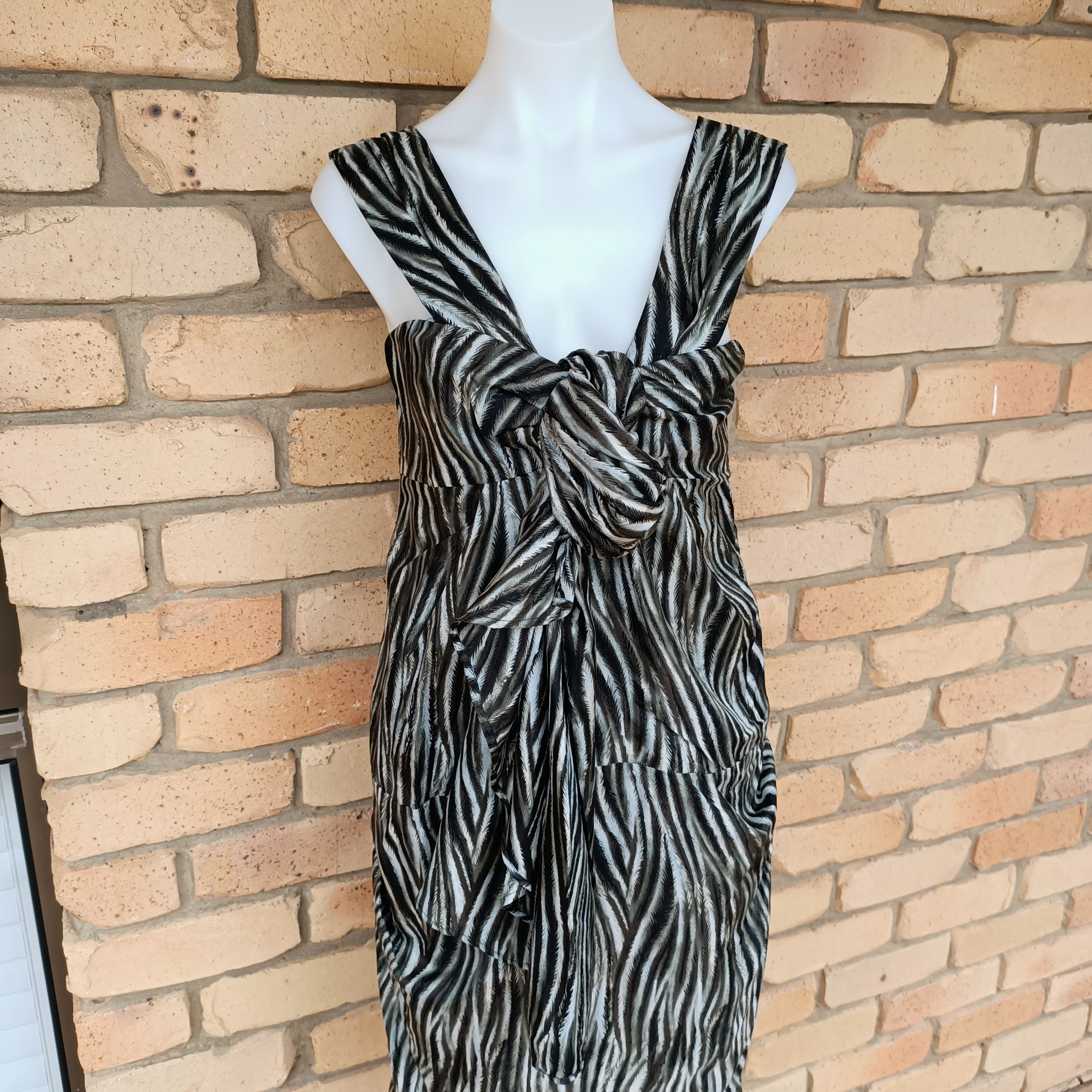 Designer Frey tailored white leaf stripy abstract silk pleated dress Size S / US 4 / IT 40 - 4 Thumbnail